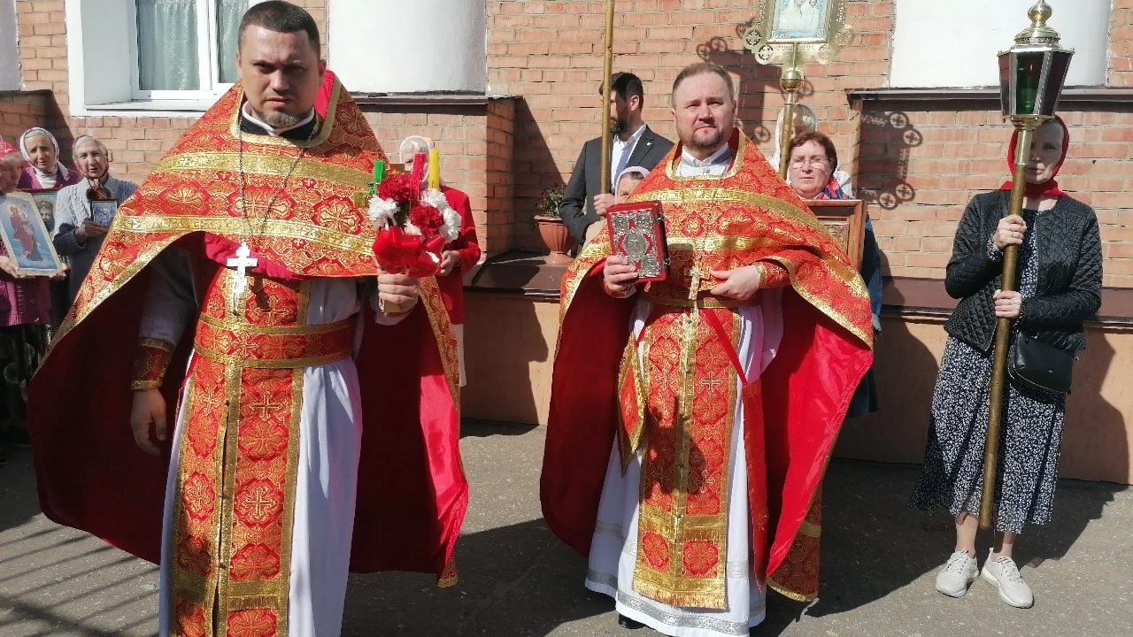 Во вторник Светлой седмицы протоиерей Александр Филиппов совершил Божественную литургию