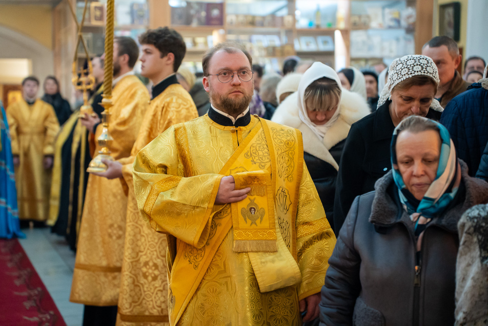 В канун престольного праздника митрополит Серафим совершил всенощное бдение в нашем храме