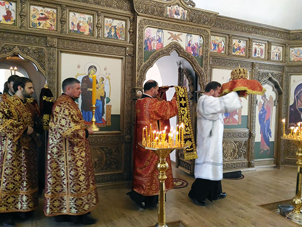 Митрополит Серафим совершил хиротонию священнослужителей