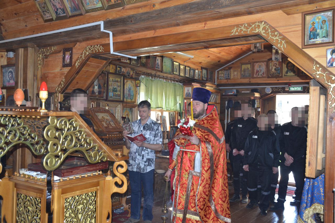 Протоиерей Антоний Шварёв совершил Божественную литургию в ИК-7