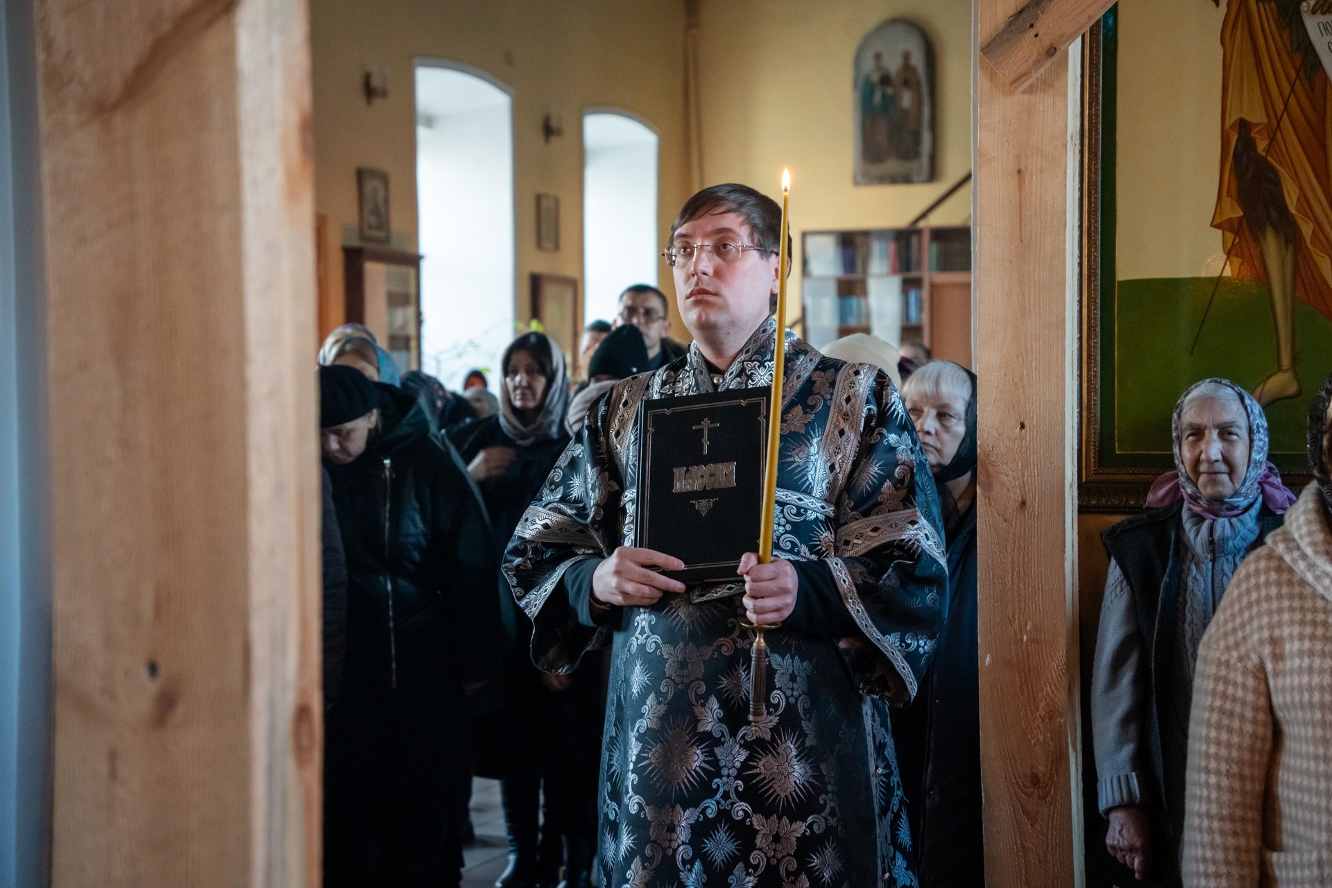 Митрополит Серафим совершил чин Пассии в нашем храме   