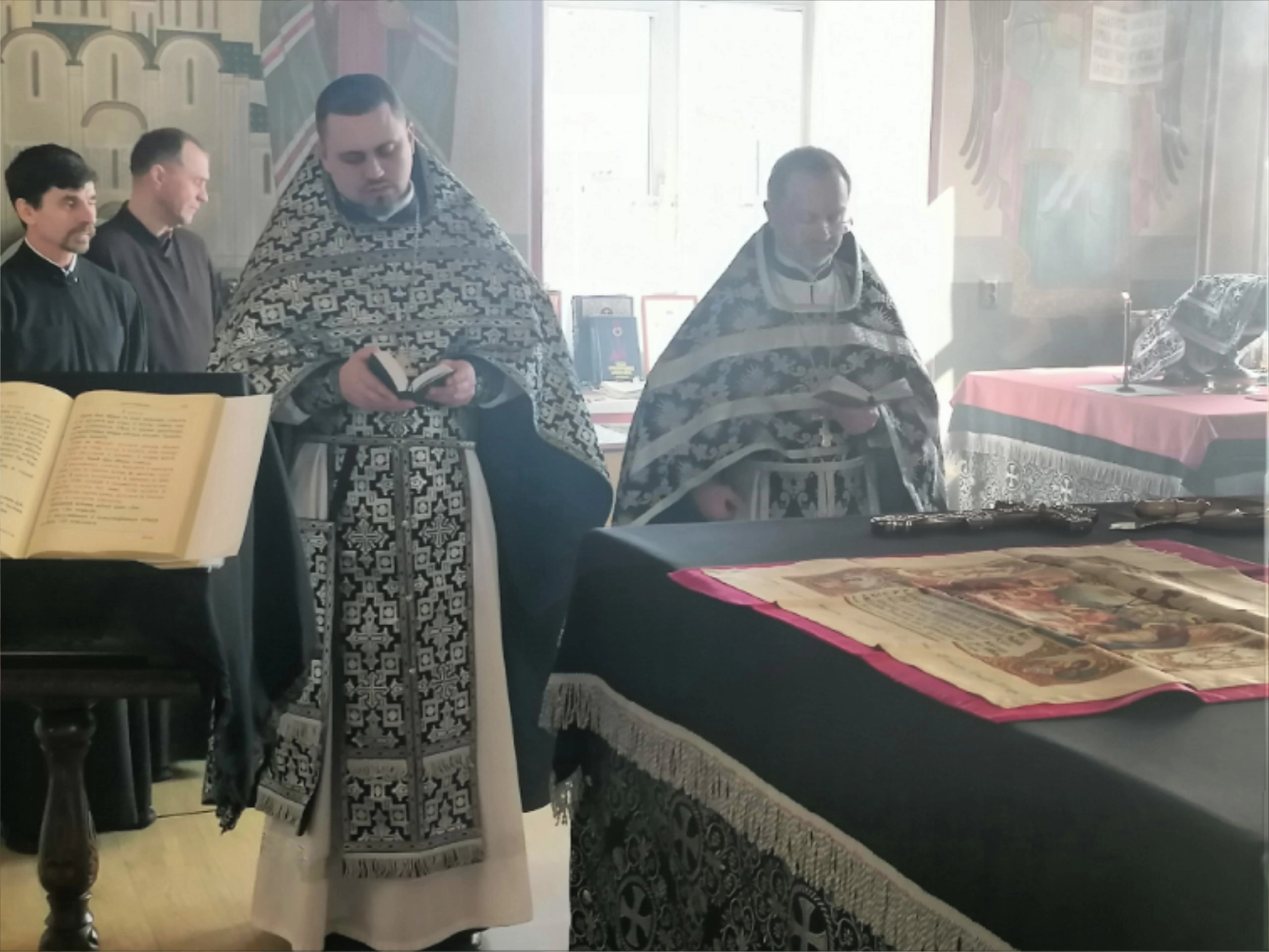 Протоиерей Александр Филиппов совершил Божественную Литургию Преждеосвященных Даров