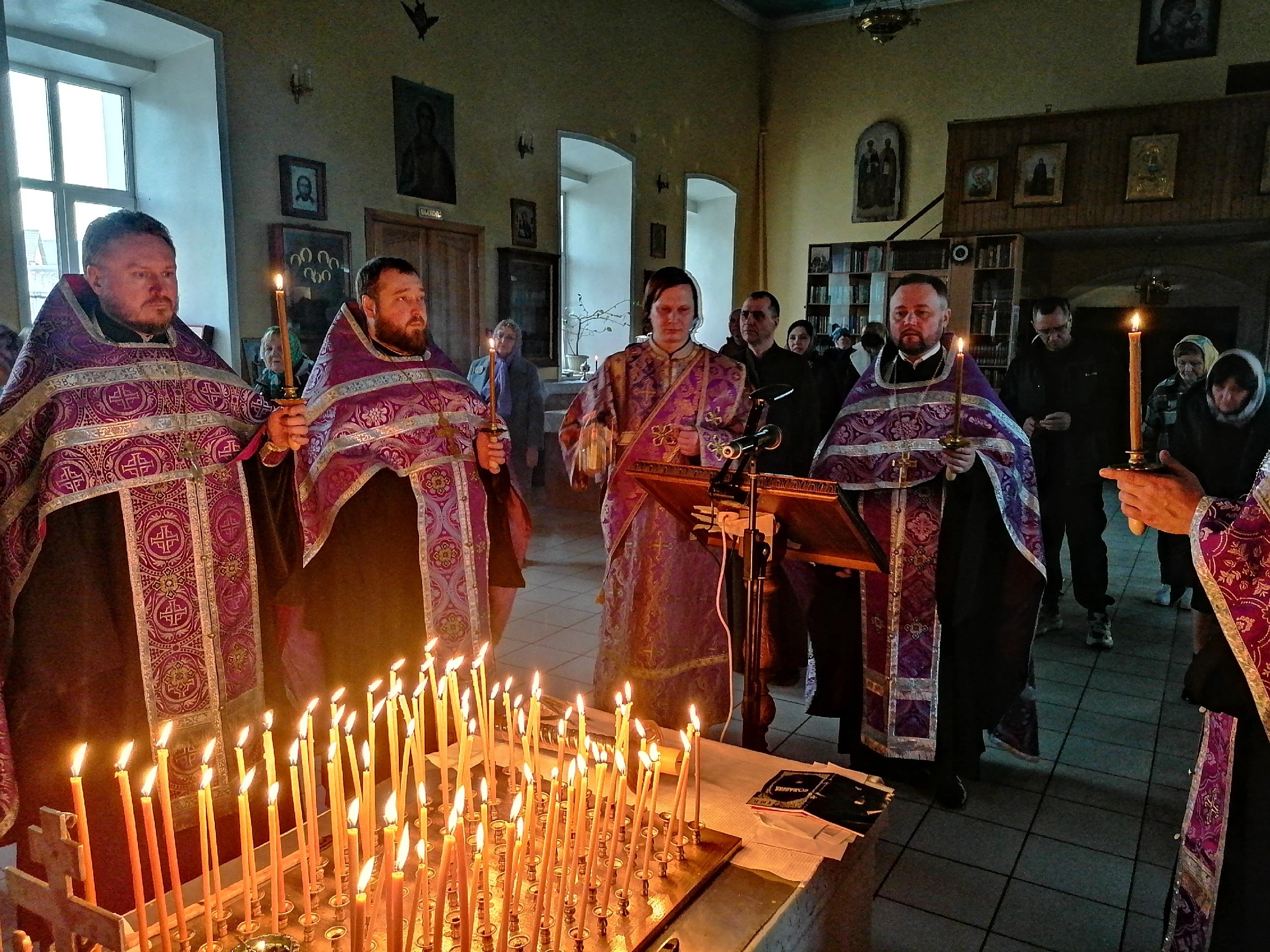 Вечернее богослужение в канун родительской субботы