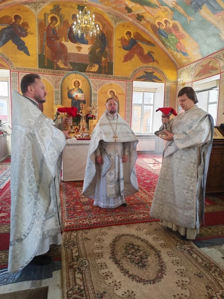 Богослужения в Неделю 7-ю по Пасхе