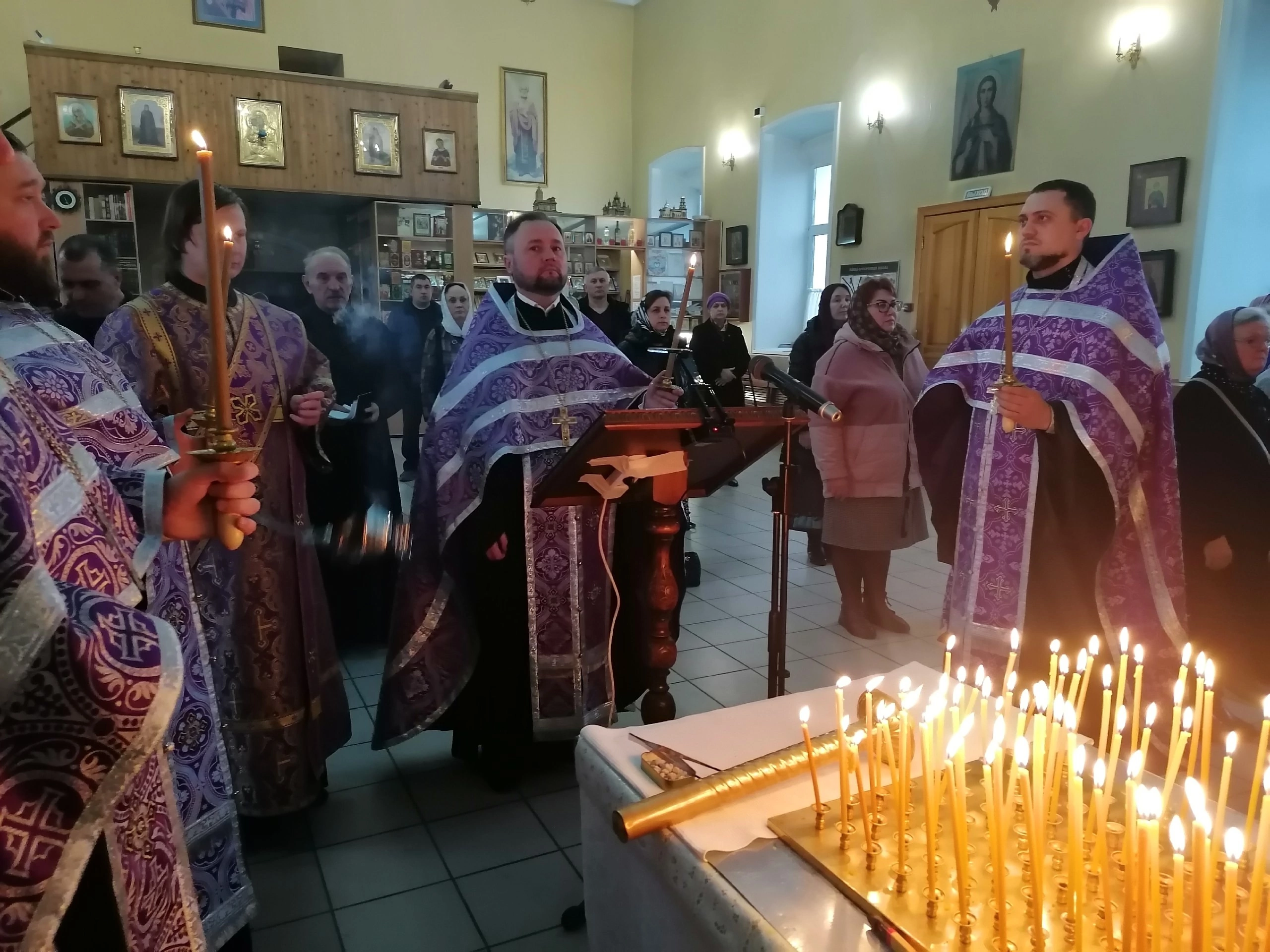 Вечернее богослужение в канун родительской субботы