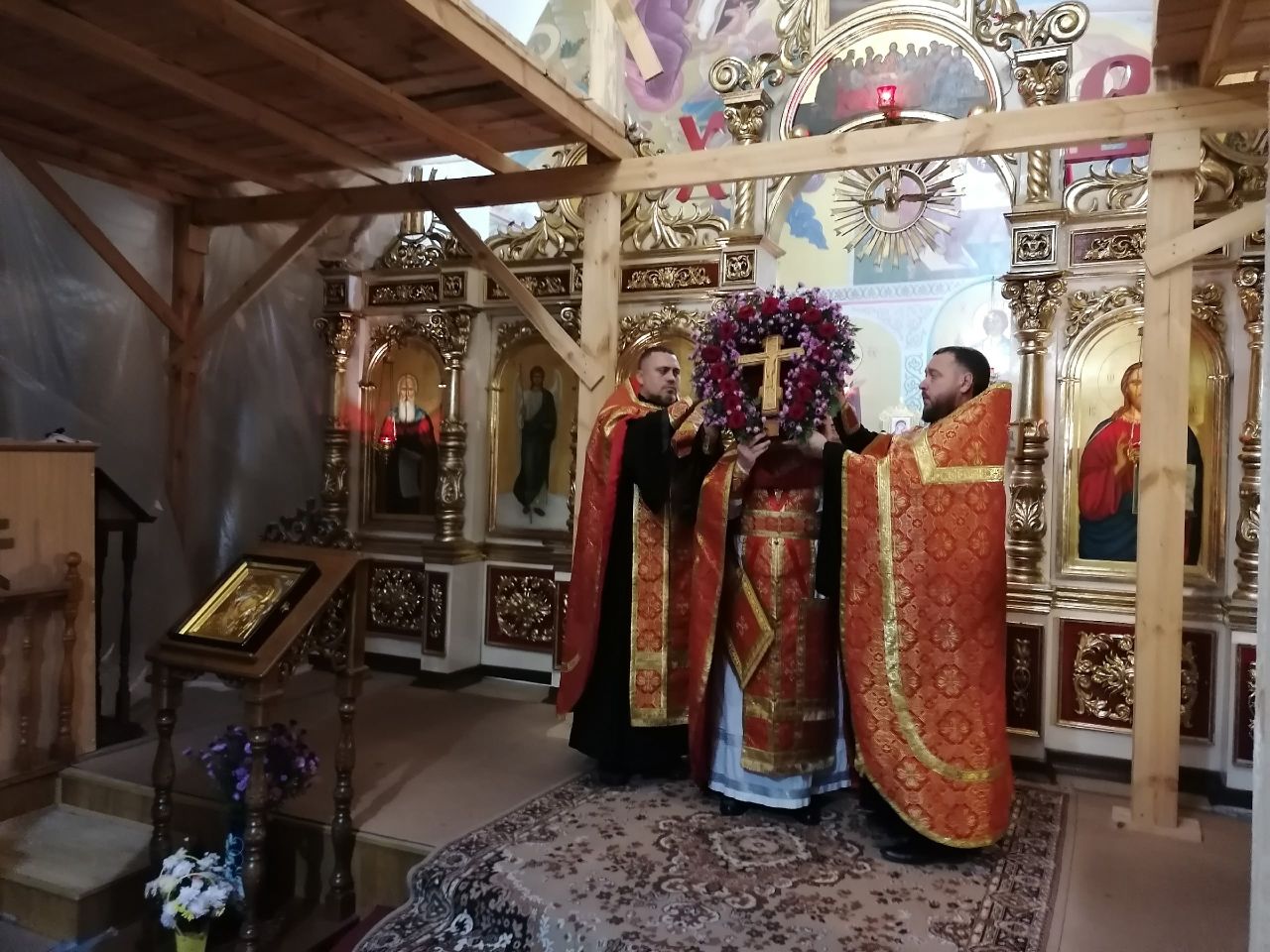 Всенощное бдение в канун празднования Воздвижения Животворящего Креста Господня