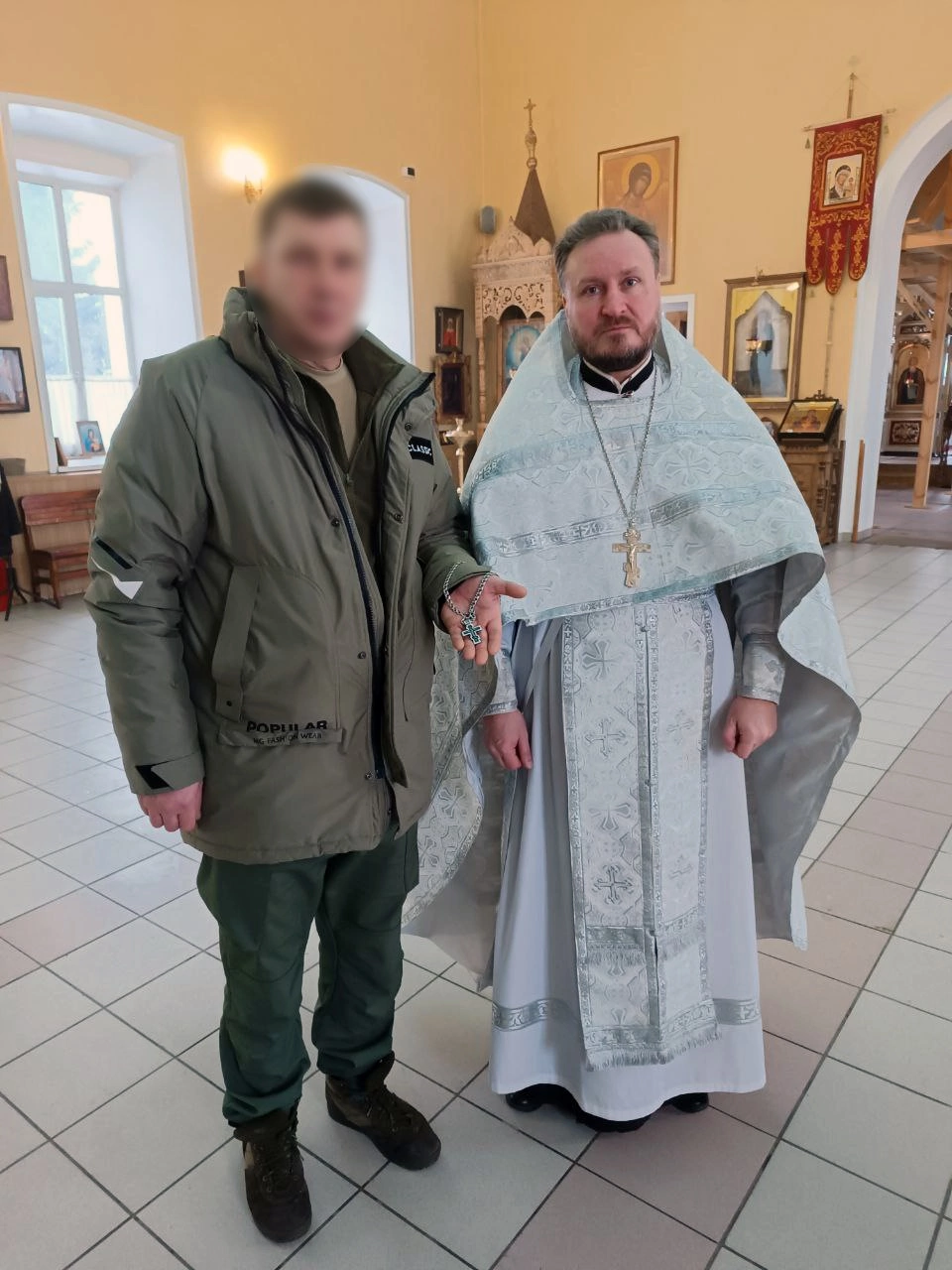 Иерей Сергий Карасев благословил воина в командировку в зону СВО