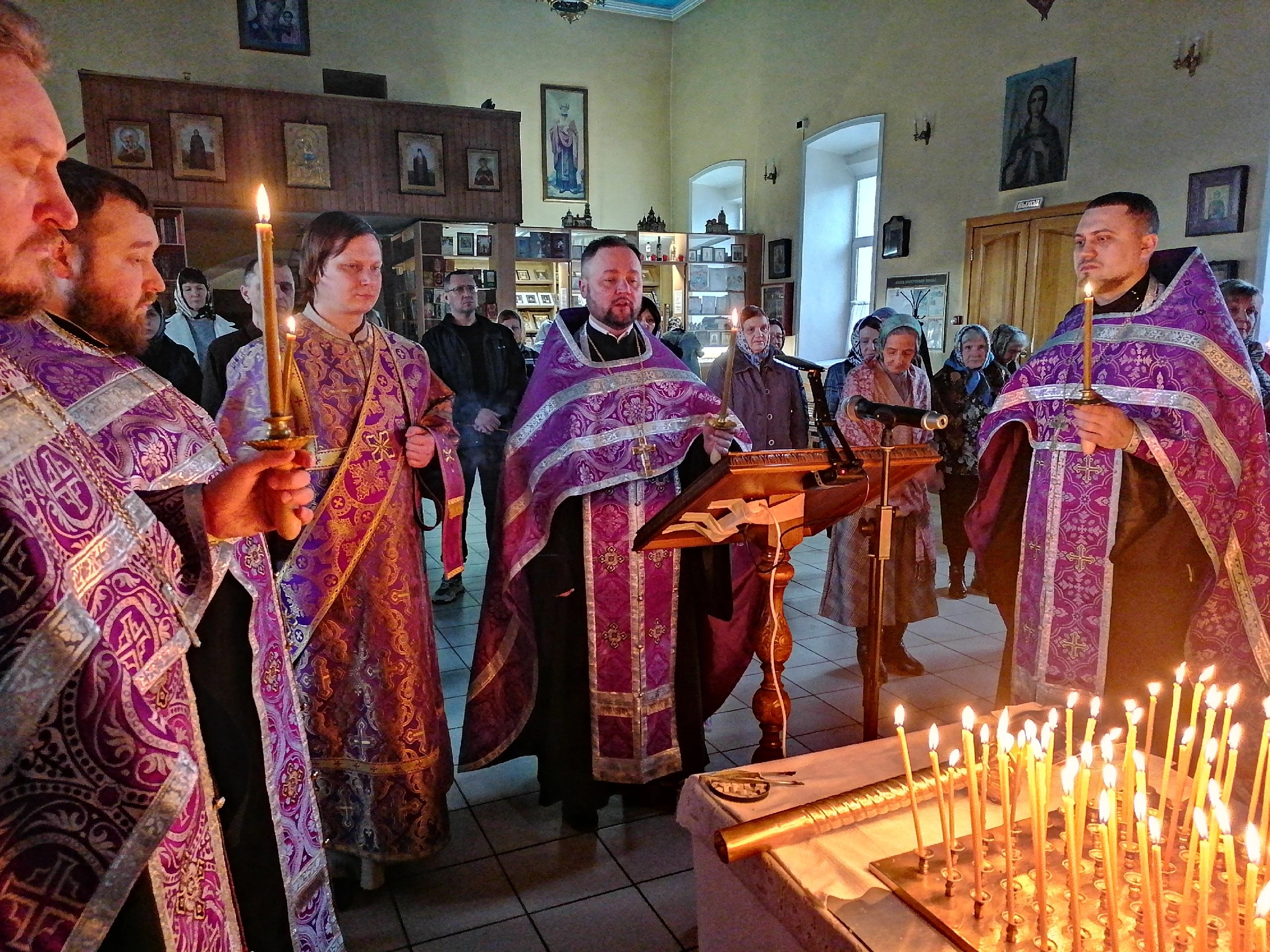 Вечернее богослужение в канун родительской субботы