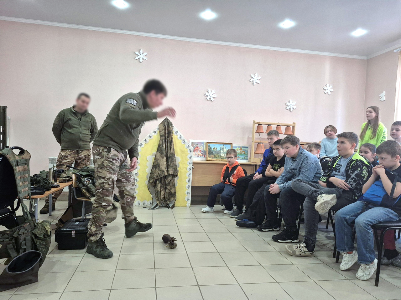 В воскресной школе Никольского храма в Терновке состоялся урок мужества