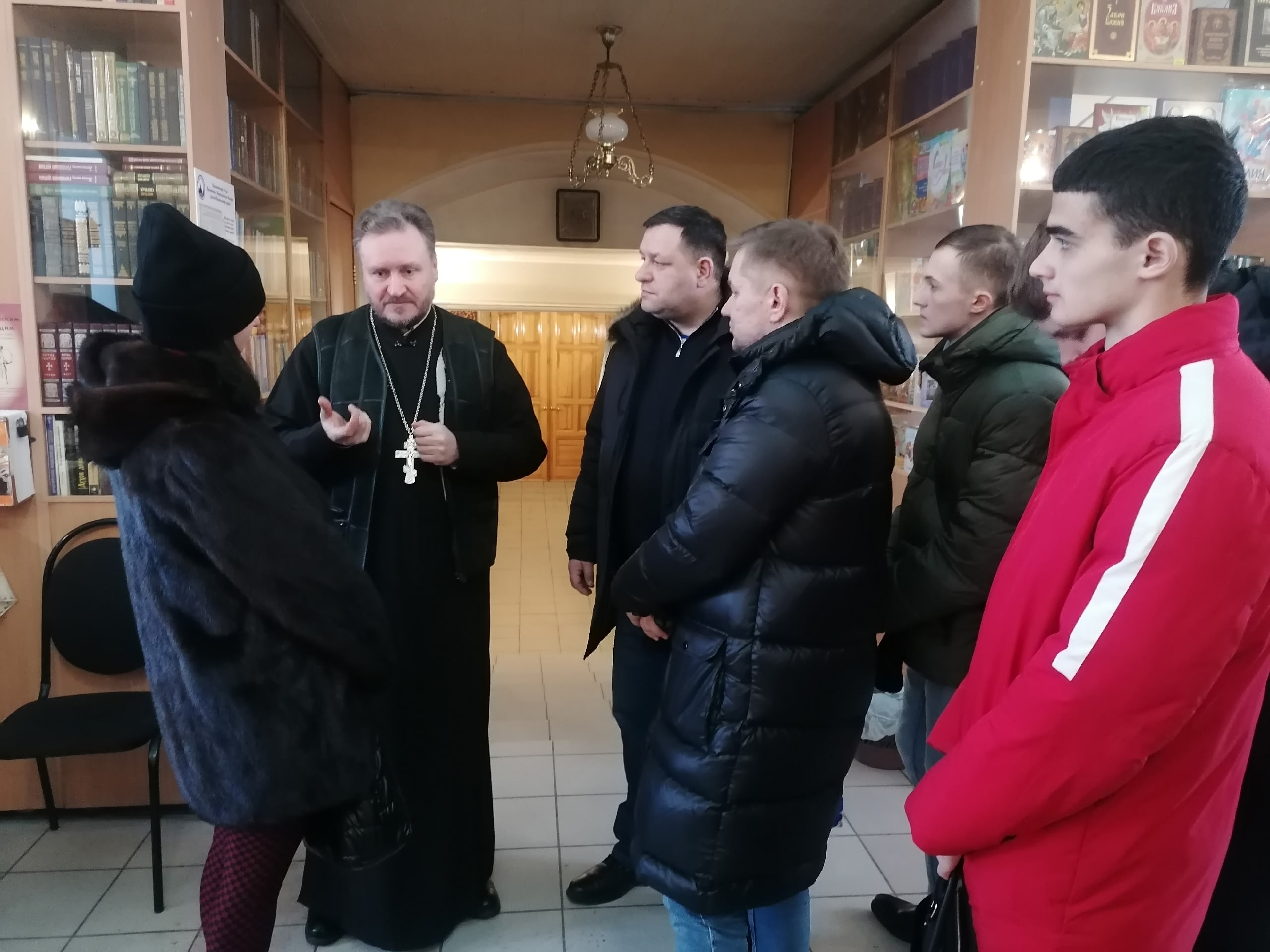 Иерей Сергий Карасёв провел встречу с молодежью