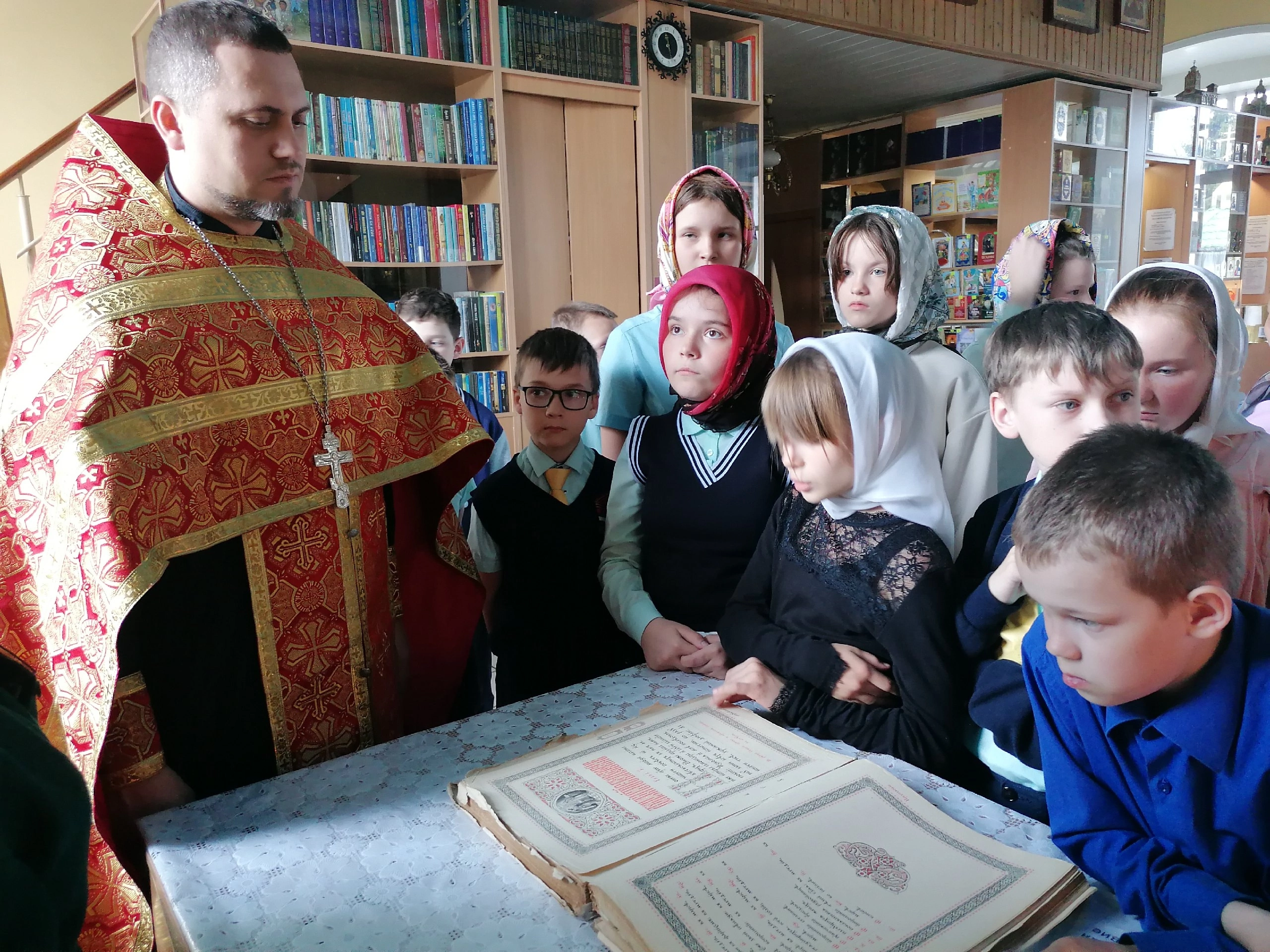 Иерей Владимир Журавлев встретился с учениками средней школы №60