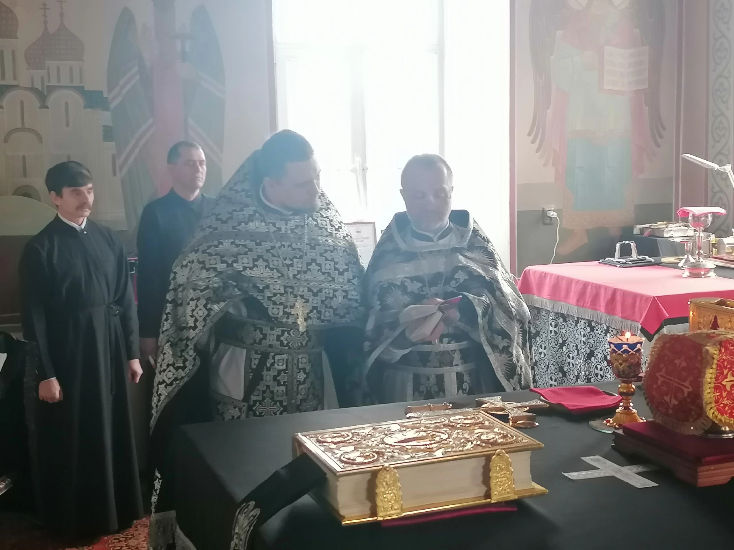 Протоиерей Александр Филиппов совершил Божественную Литургию Преждеосвященных Даров