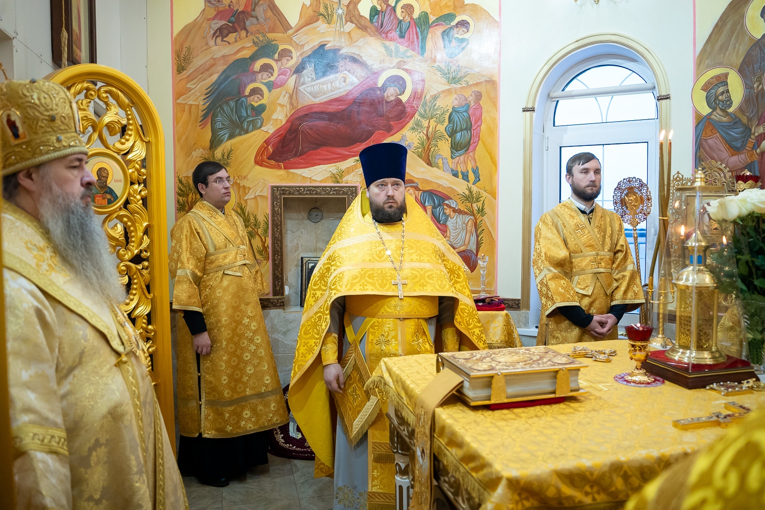 Митрополит Пензенский и Нижнеломовский Серафим совершил литургию в Троицком храме в Камайке