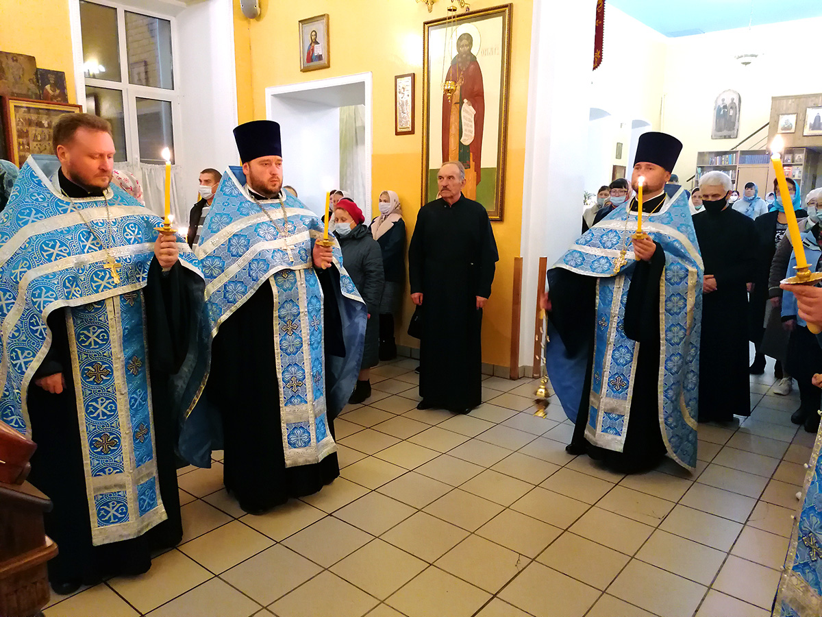 Всенощное бдение в канун праздника Покрова Пресвятой Богородицы