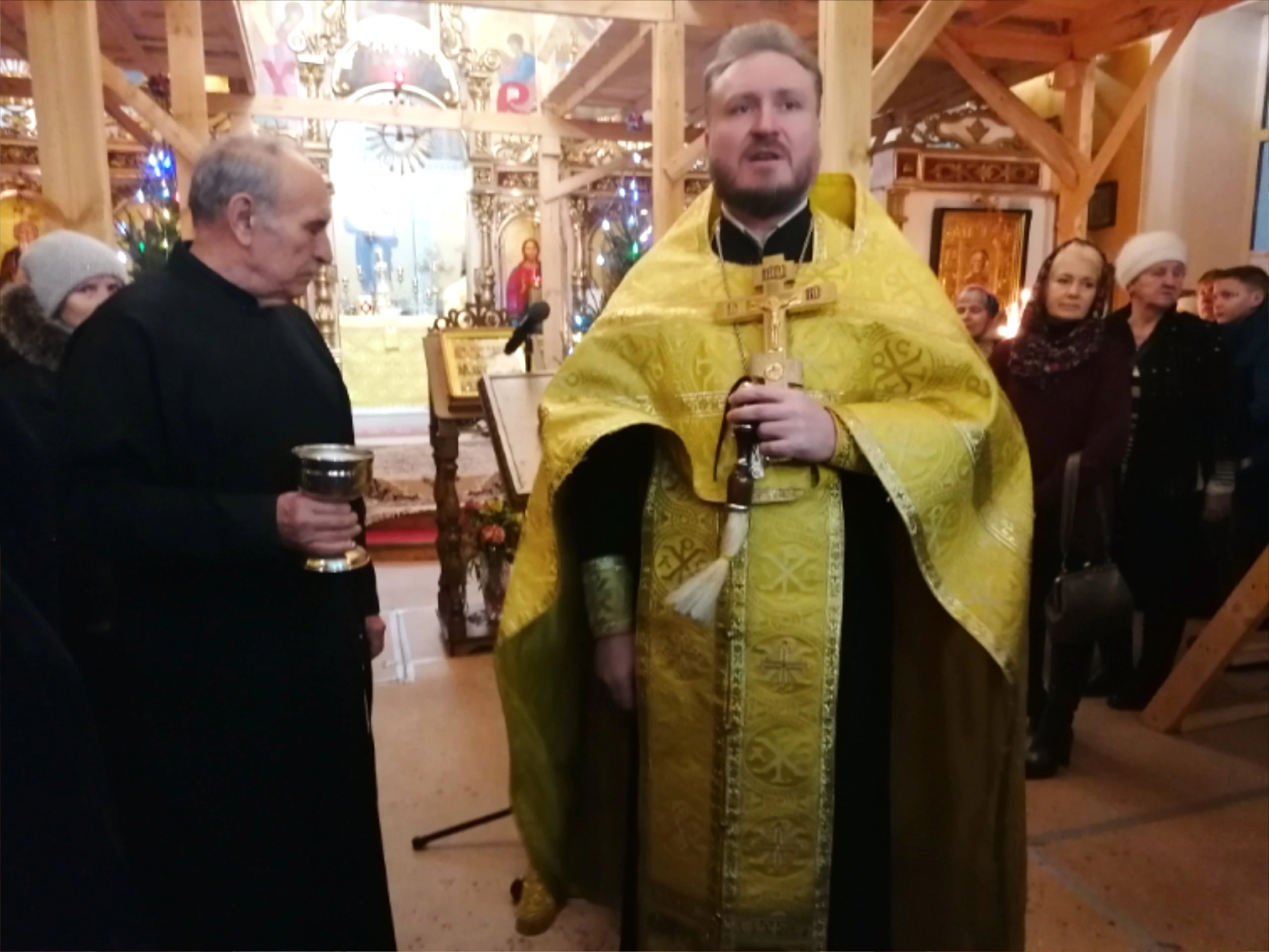 Иерей Сергий Карасёв совершил Новогодний молебен