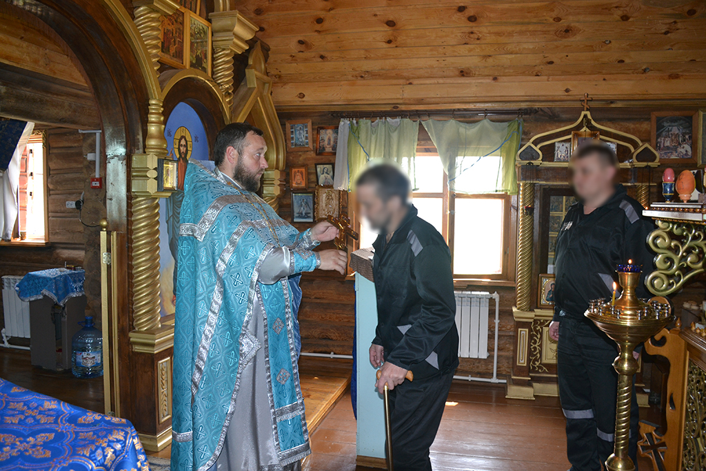 Протоиерей Антоний Шварёв совершил Божественную литургию в ИК-7