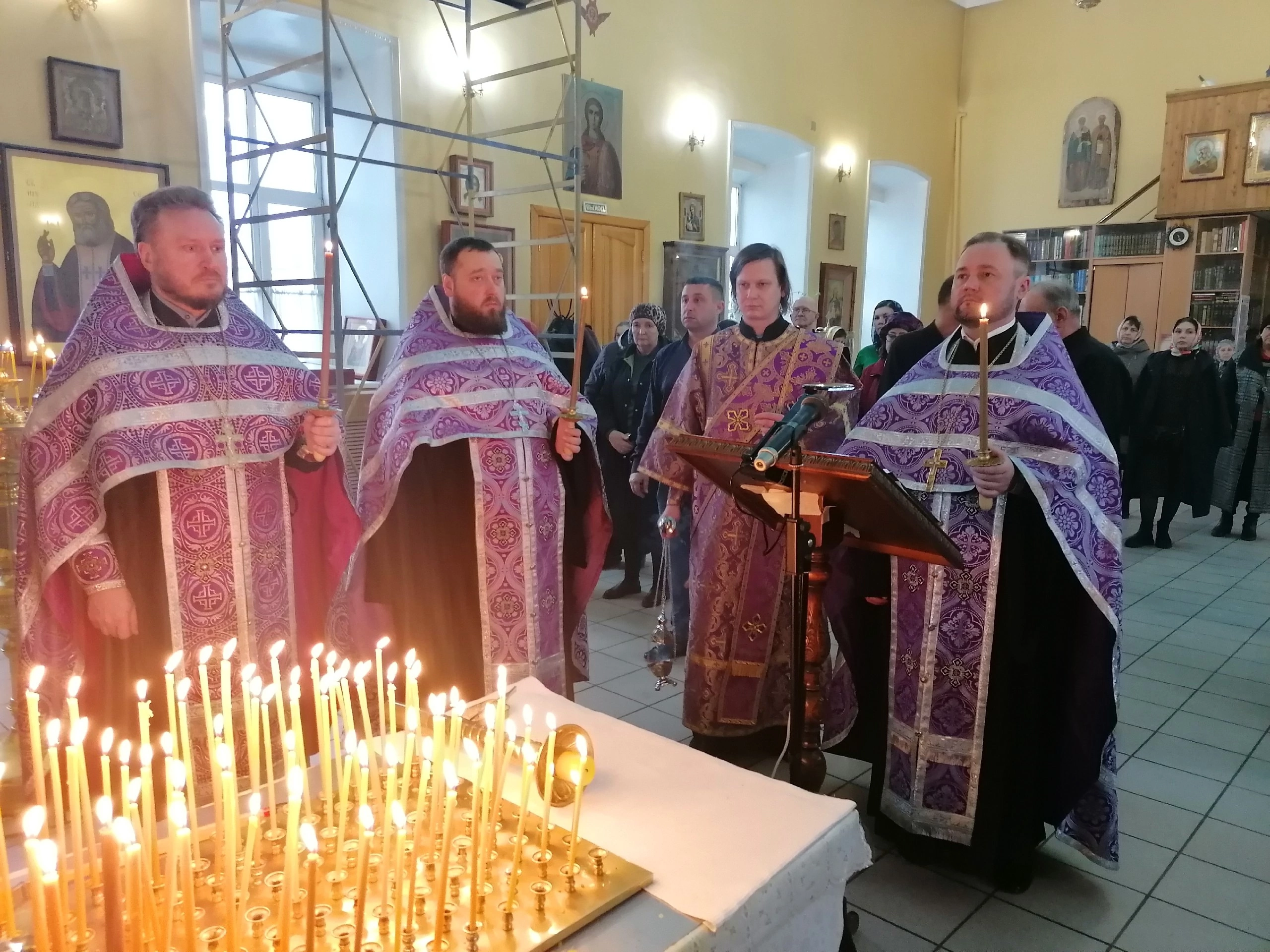 Вечернее богослужение в канун родительской субботы