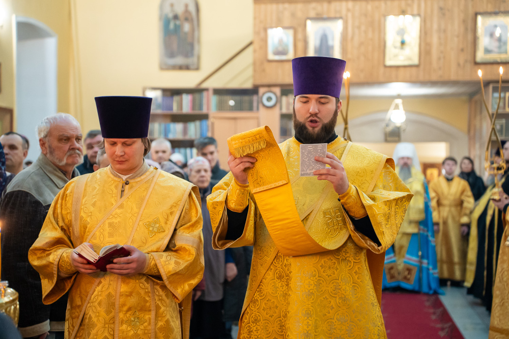 В канун престольного праздника митрополит Серафим совершил всенощное бдение в нашем храме