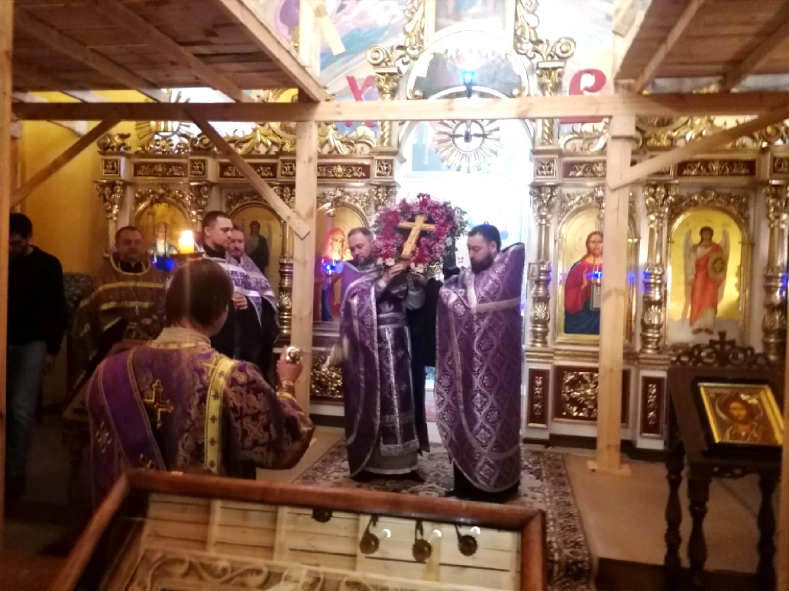 Всенощное бдение в канун Крестопоклонной Недели Великого поста