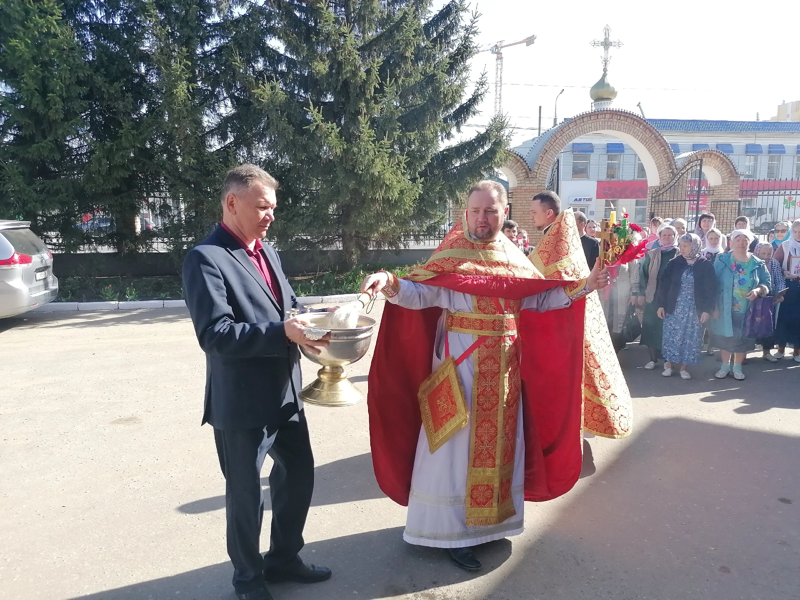 Во вторник Светлой седмицы протоиерей Александр Филиппов совершил Божественную литургию