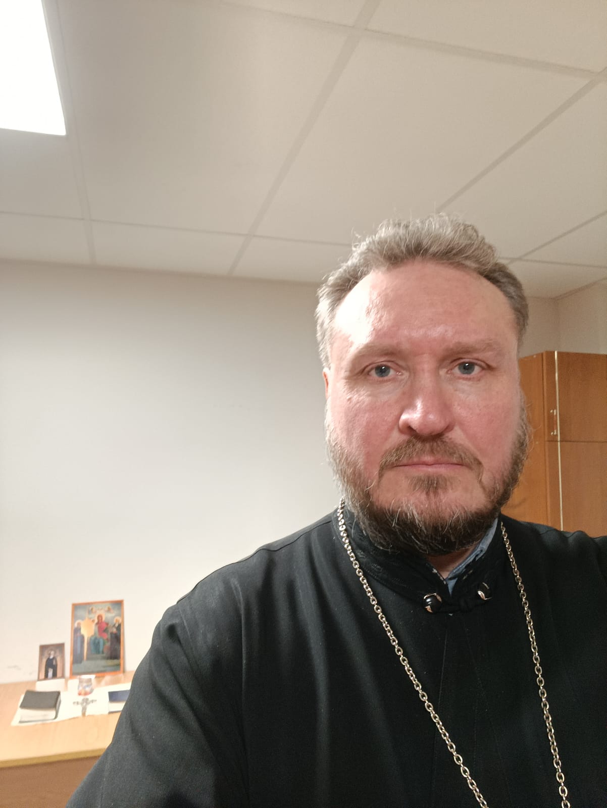 Священники посетили раненых во время специальной военной операции бойцов