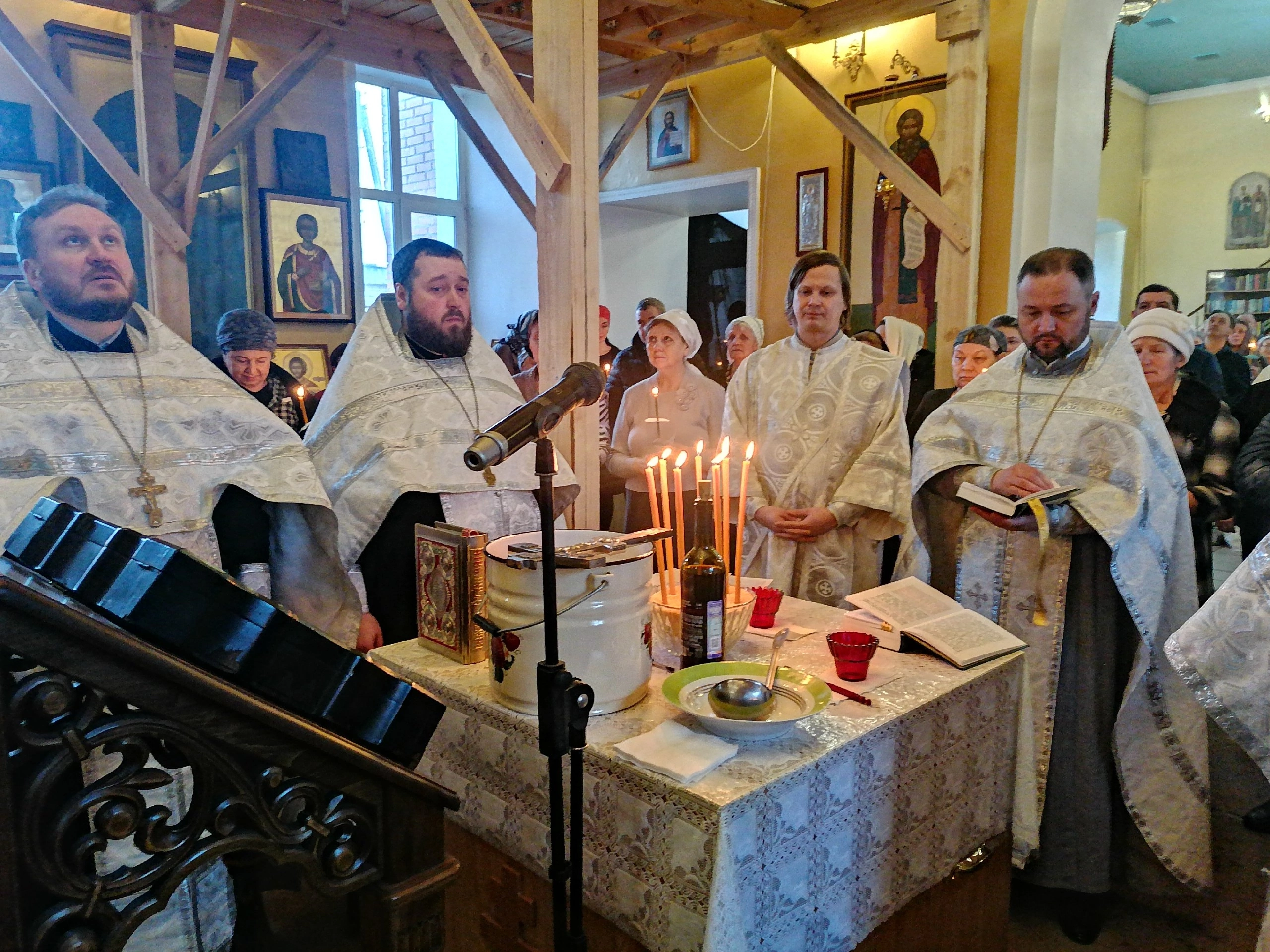 Протоиерей Александр Филиппов совершил Таинство Соборования 