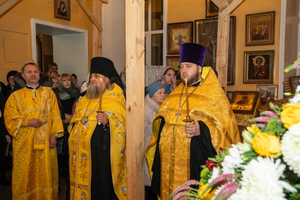 В канун престольного праздника митрополит Серафим совершил всенощное бдение в нашем храме