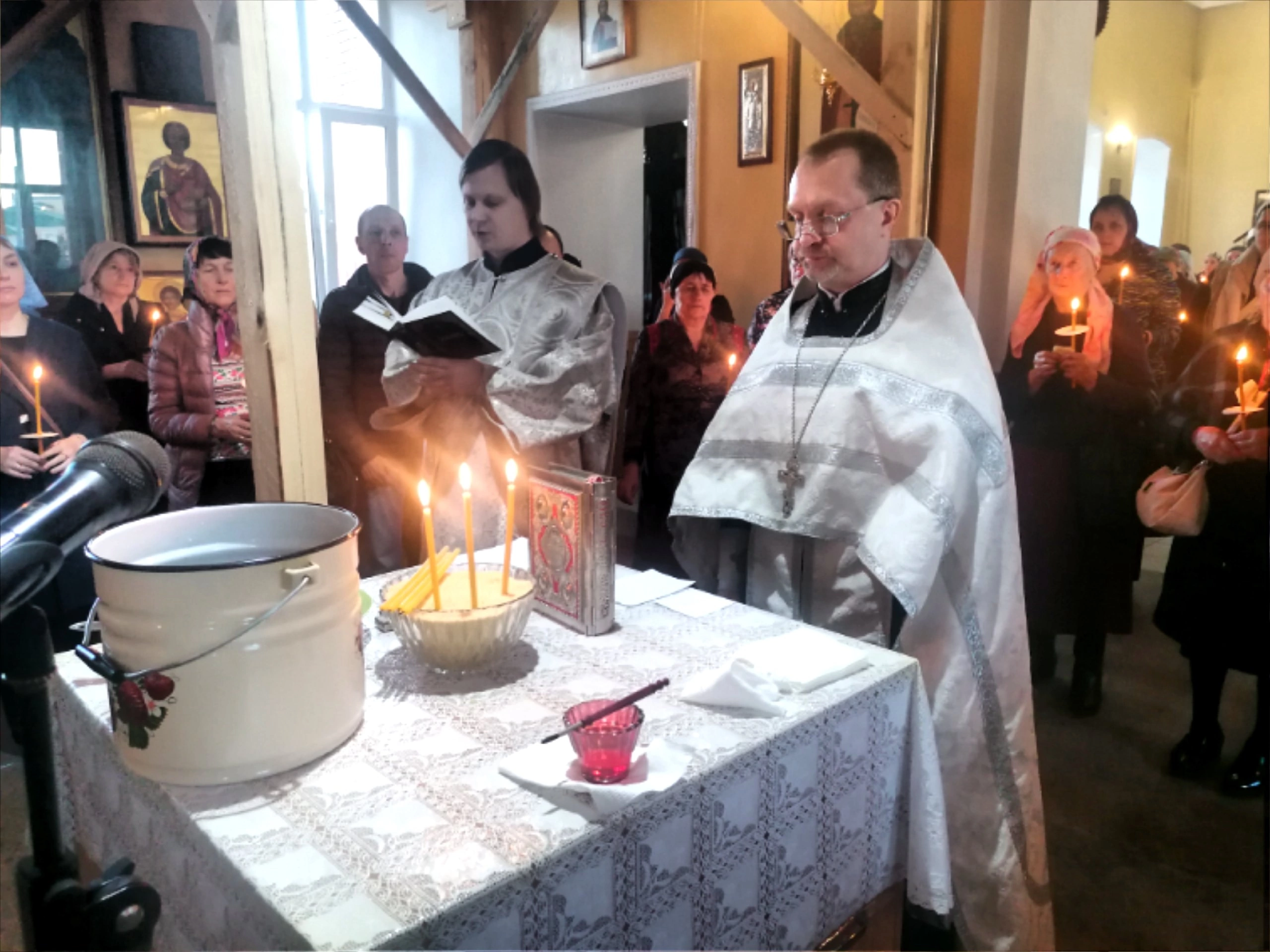 Протоиерей Александр Филиппов совершил Таинство Соборования 