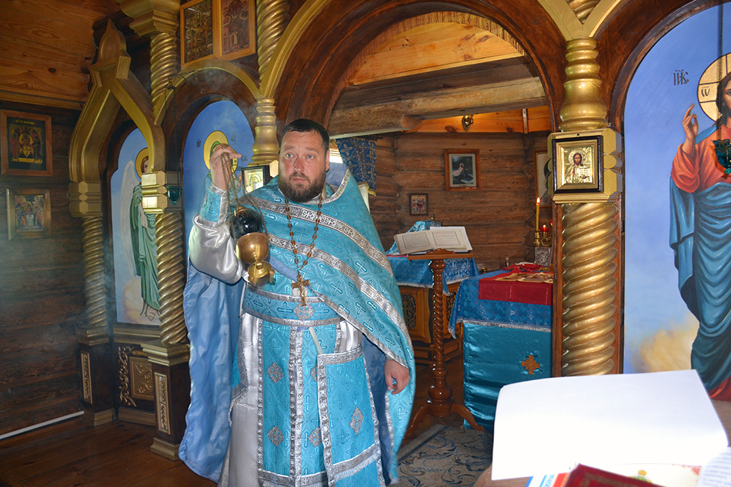 Протоиерей Антоний Шварёв совершил литургию в ИК-7