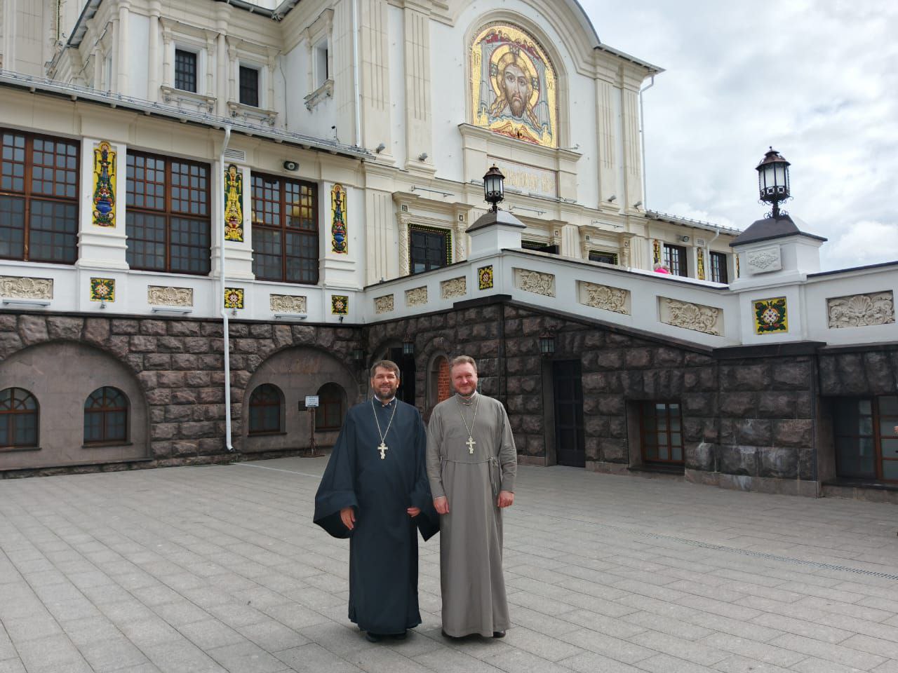 Преподаватели и студенты Пензенской духовной семинарии посетили Дивеево   