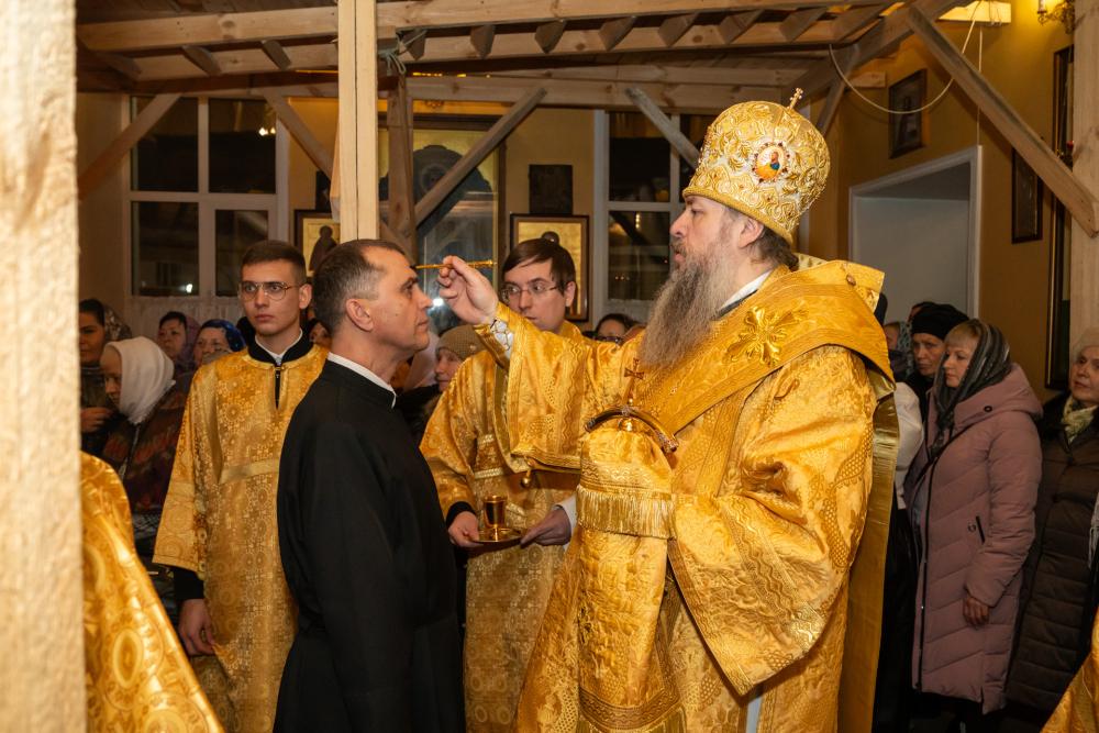 В канун престольного праздника митрополит Серафим совершил всенощное бдение в нашем храме