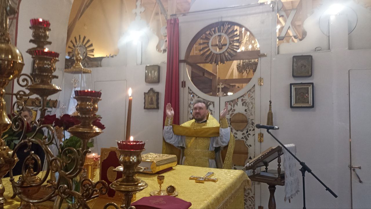 Богослужения в Неделю 28-ю по Пятидесятнице