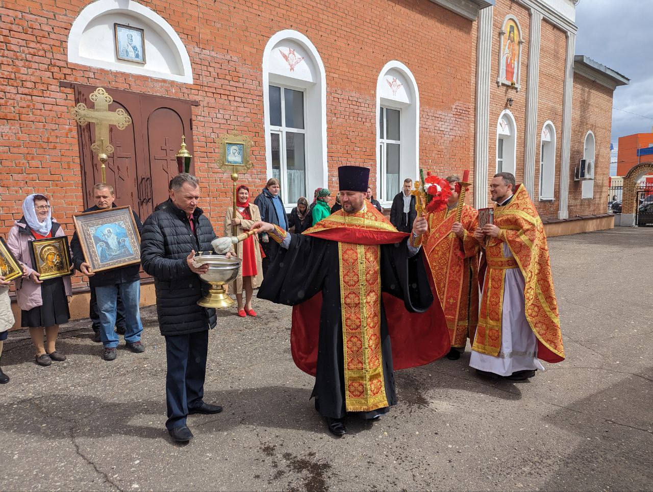 Богослужения в день Антипасхи