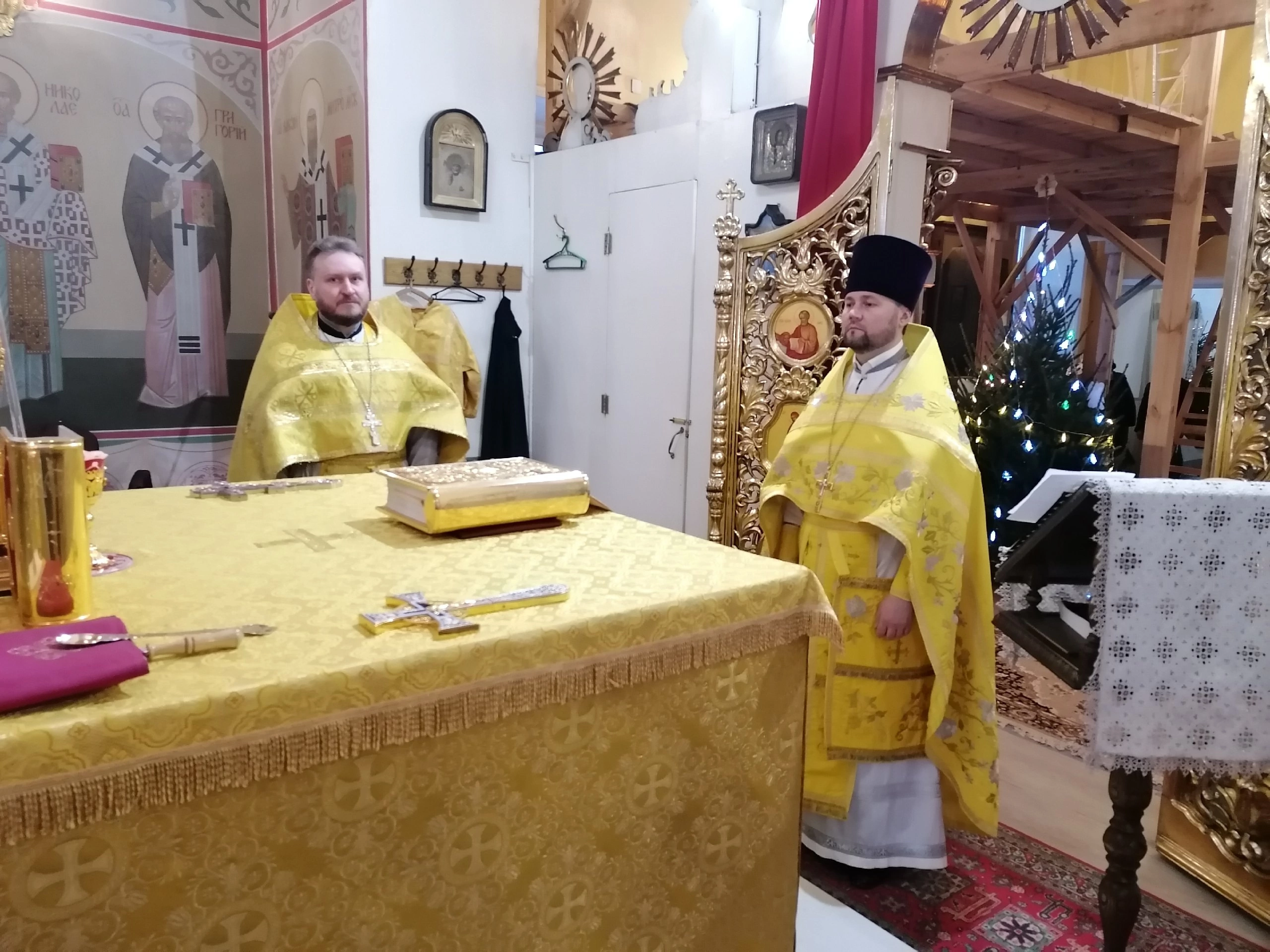 Протоиерей Александр Филиппов совершил Божественную литургию в первый день нового года