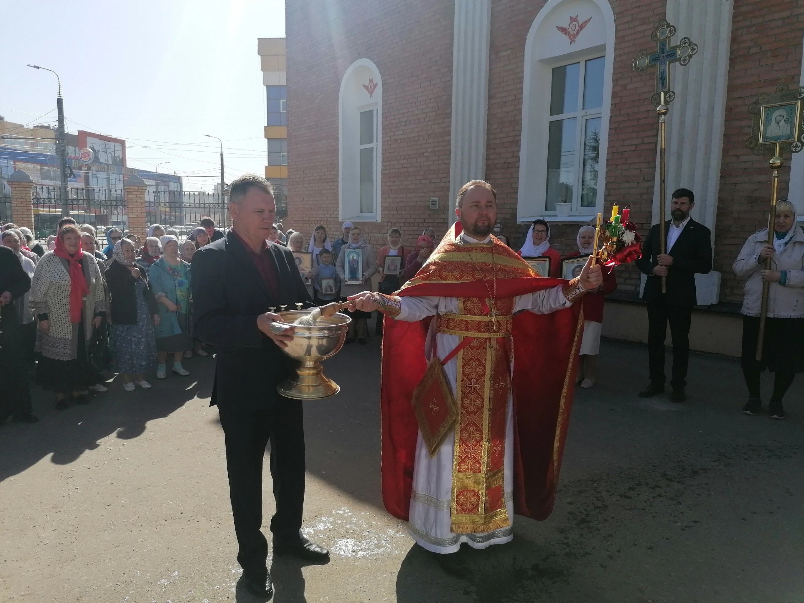 Во вторник Светлой седмицы протоиерей Александр Филиппов совершил Божественную литургию