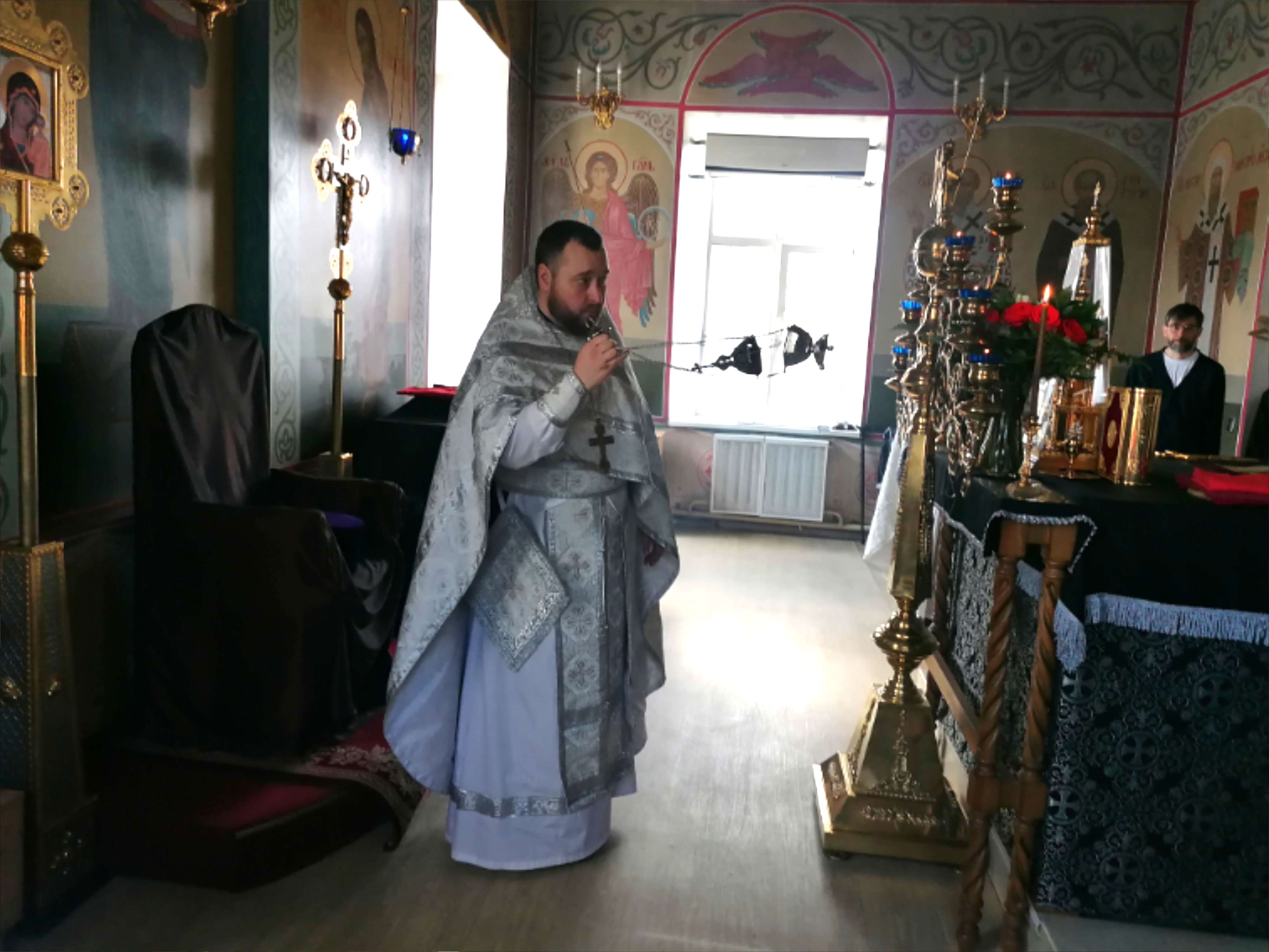 В Великую Субботу протоиерей Александр Филиппов совершил Литургию святителя Василия Великого