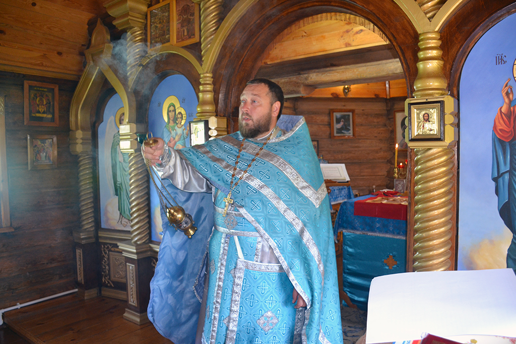 Протоиерей Антоний Шварёв совершил литургию в ИК-7