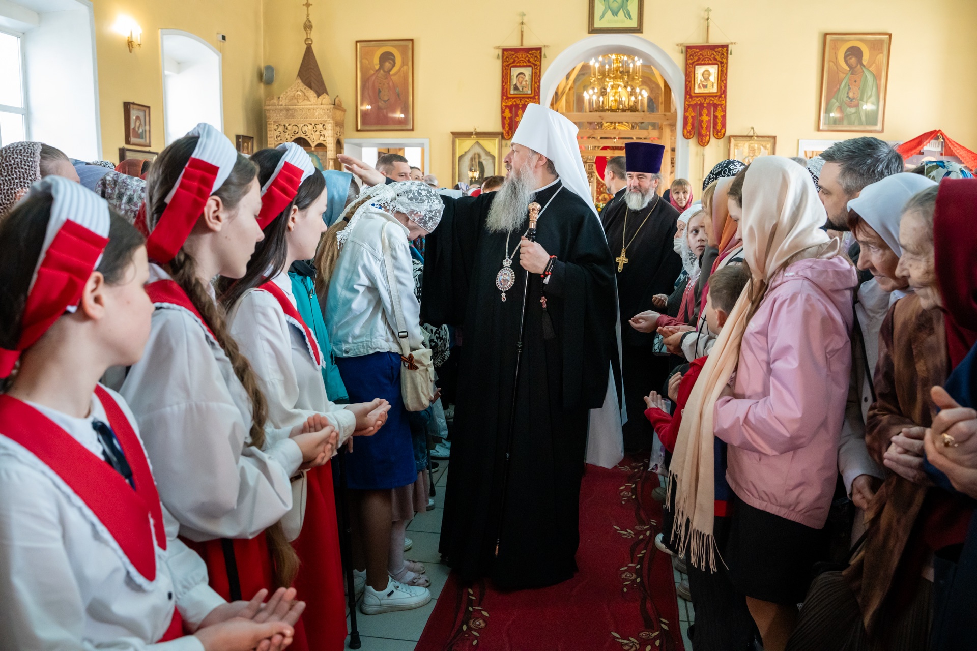 В день престольного праздника митрополит Серафим совершил литургию в нашем храме