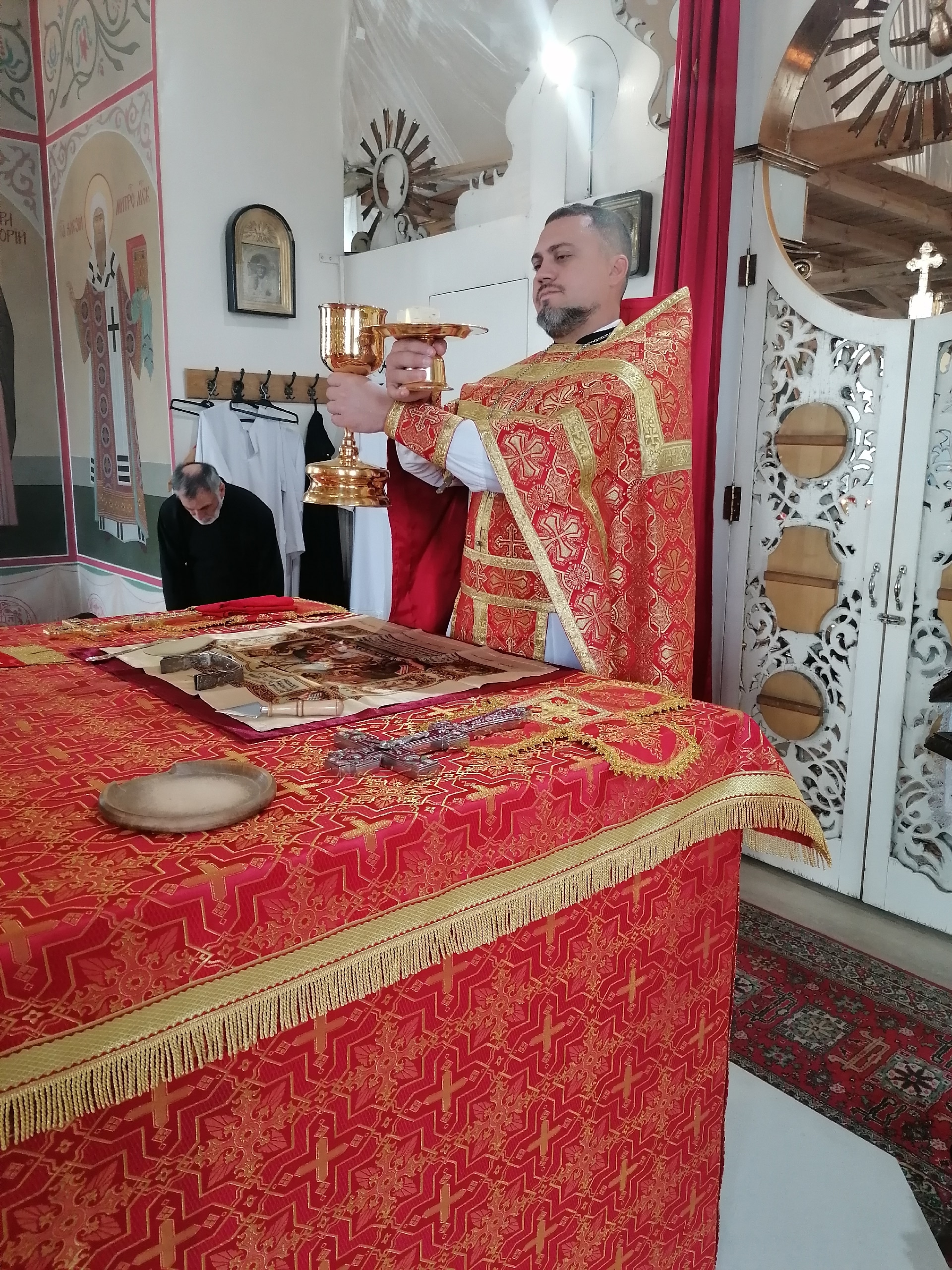 Празднование Воздвижения Животворящего Креста Господня