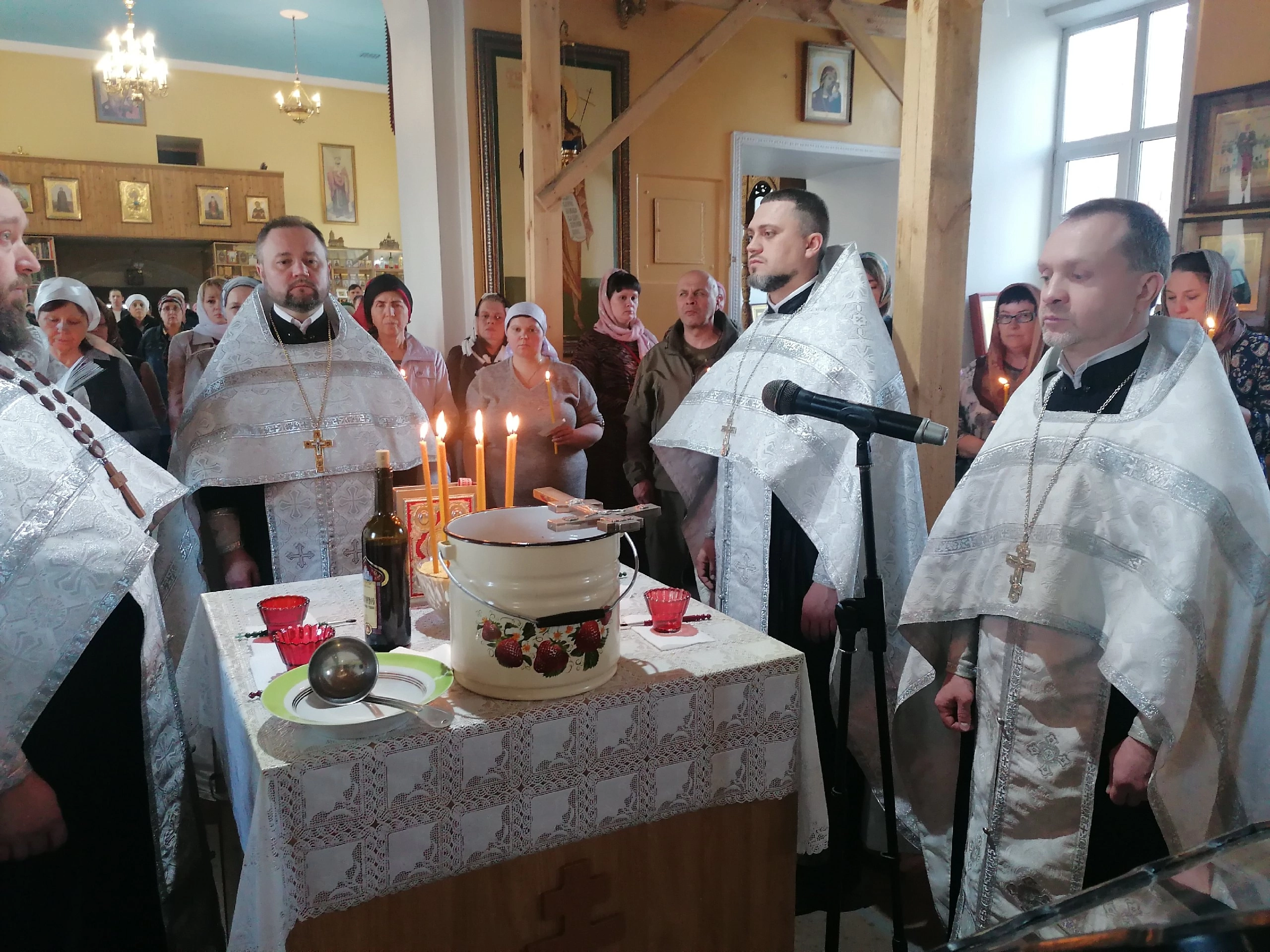 Протоиерей Александр Филиппов совершил Таинство Соборования 