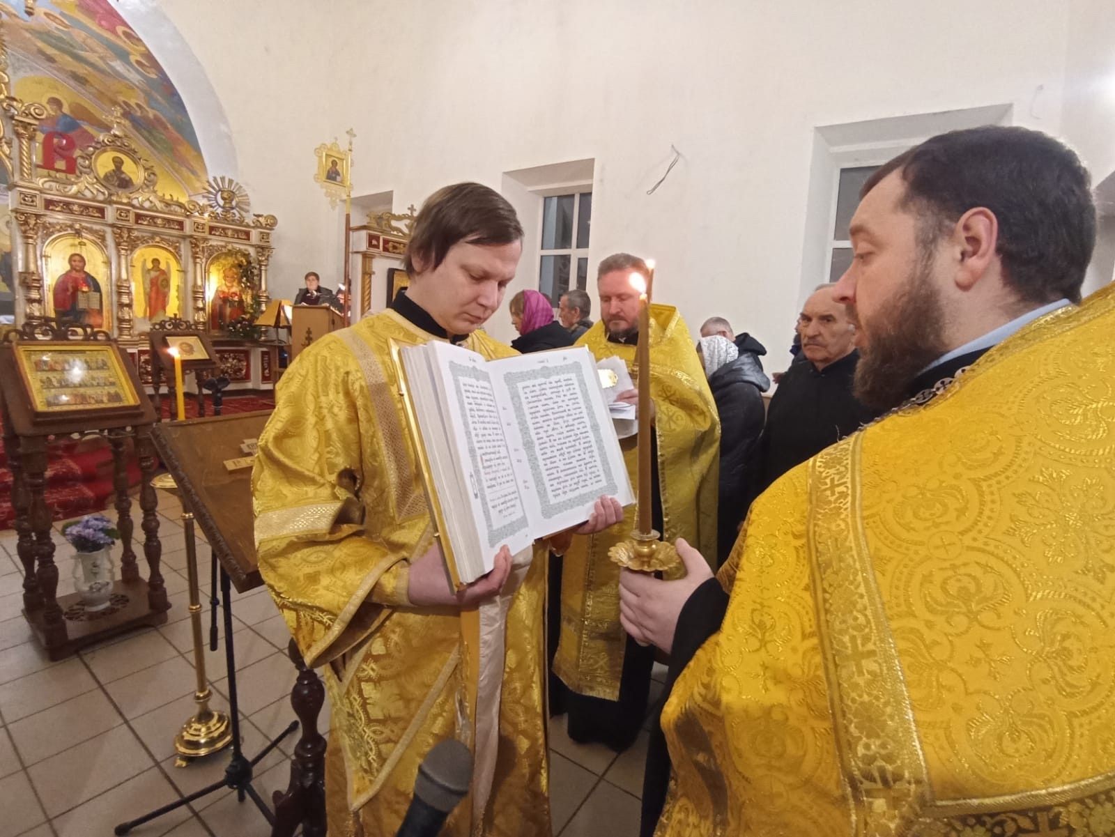 Протоиерей Антоний Шварев совершил Новогодний молебен