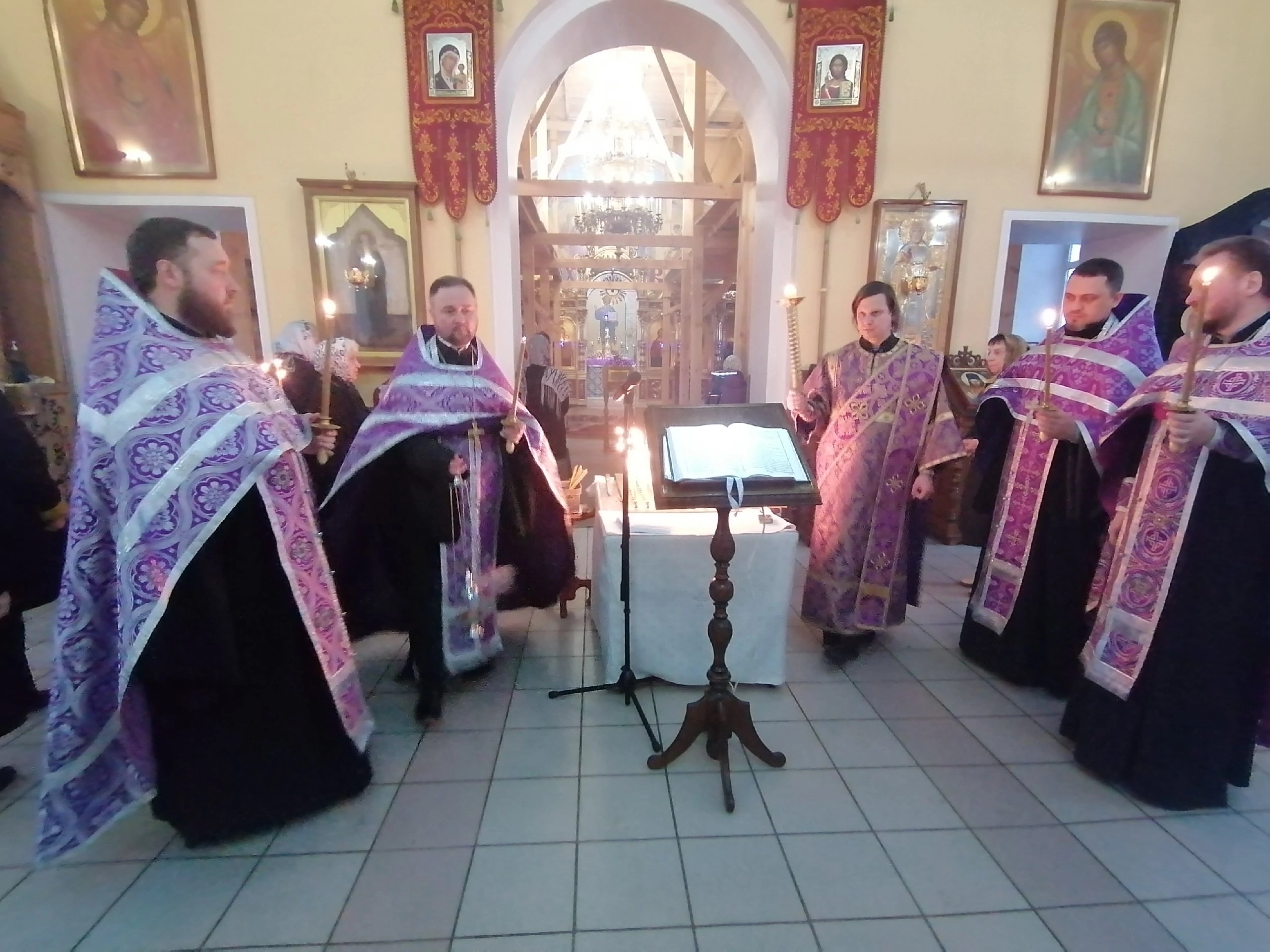 Вечернее богослужение в канун родительской субботы