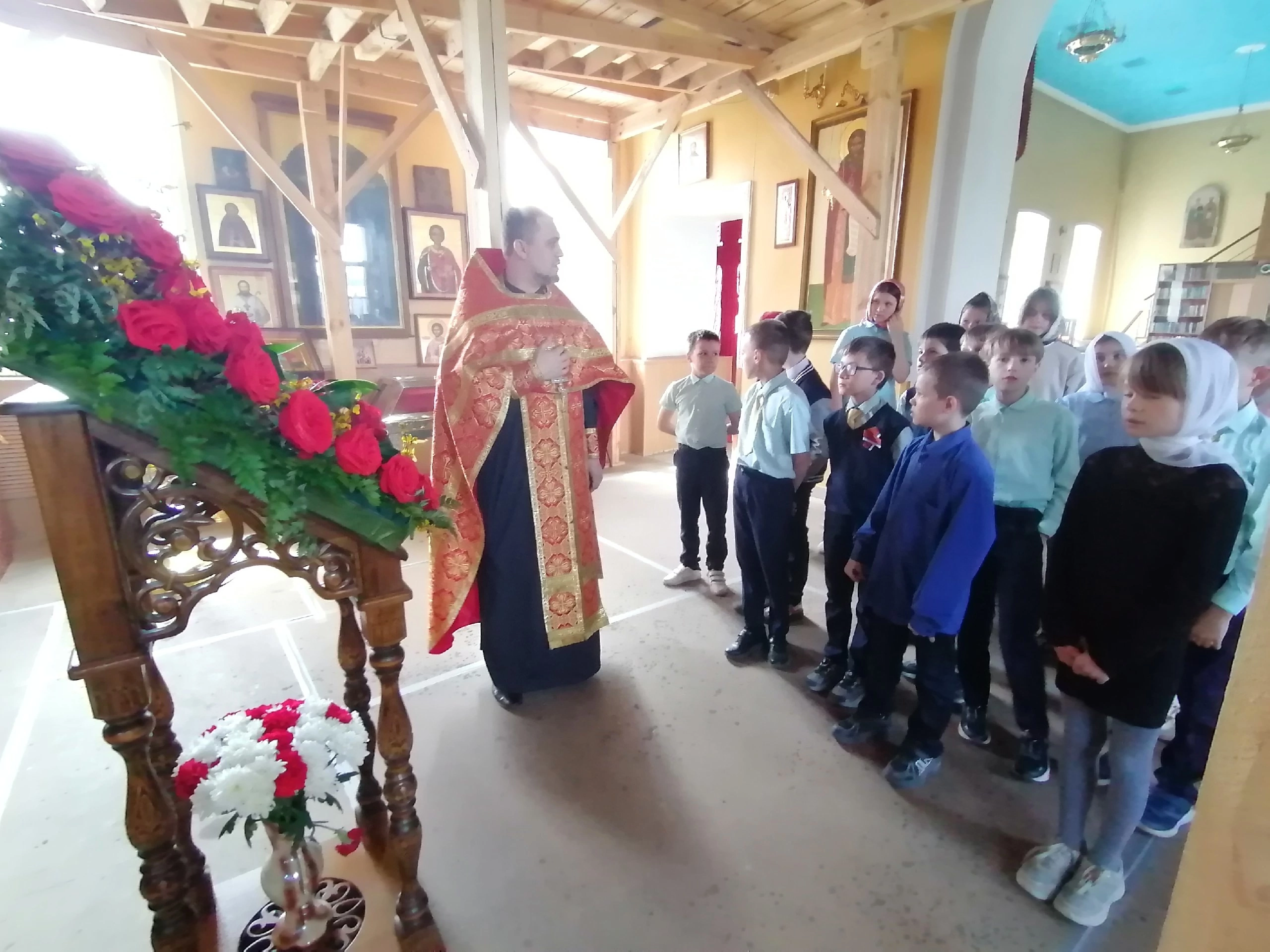 Иерей Владимир Журавлев встретился с учениками средней школы №60