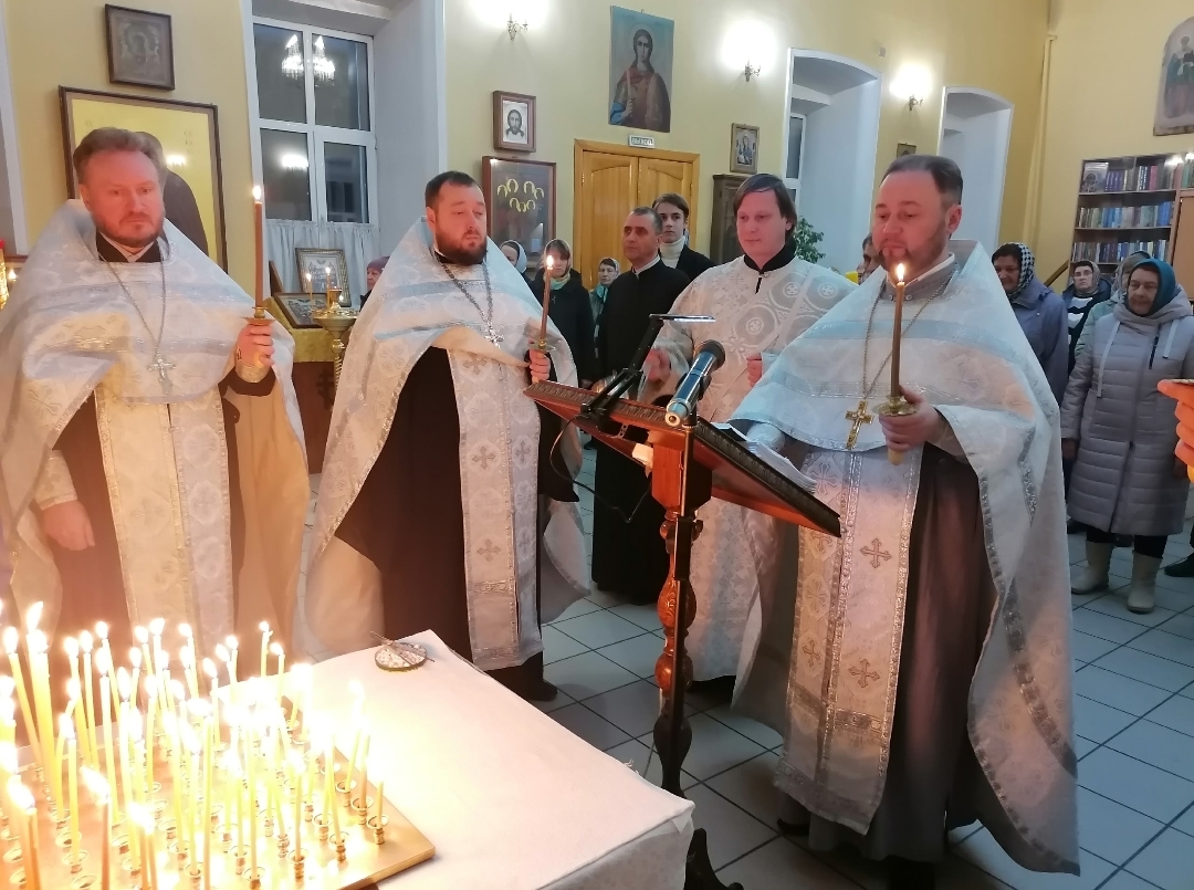 Вечернее богослужение в канун Димитриевской родительской субботы