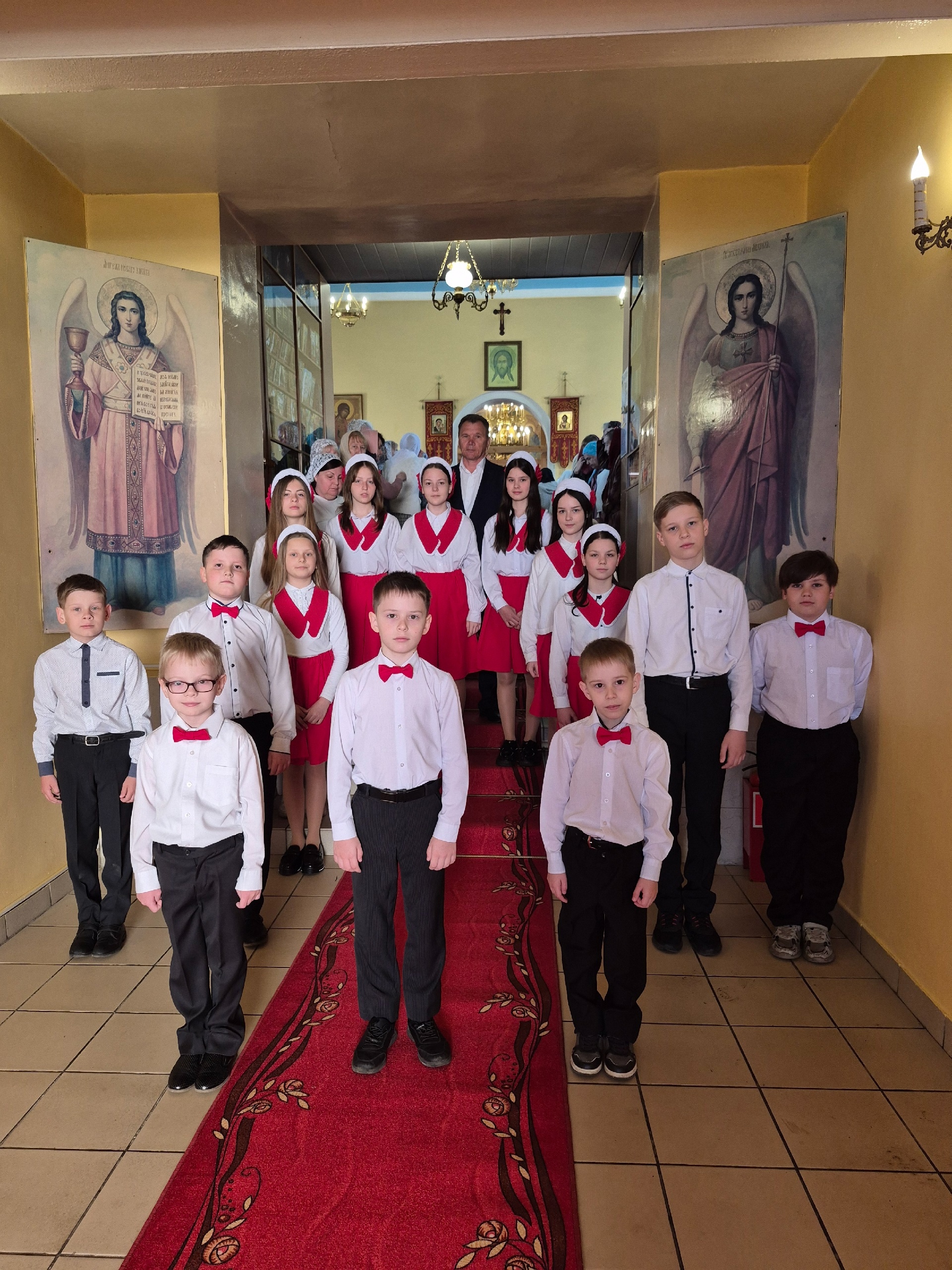 В день престольного праздника митрополит Серафим совершил литургию в нашем храме