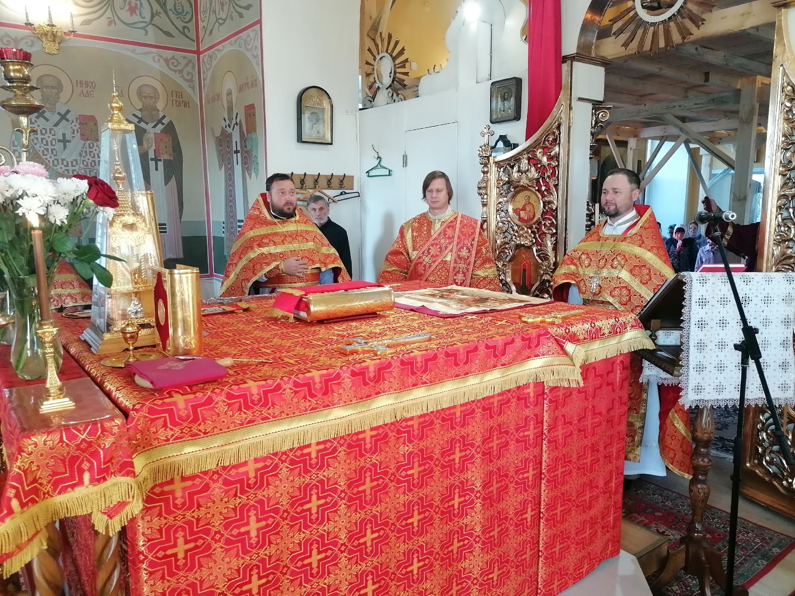 Празднование Воздвижения Животворящего Креста Господня