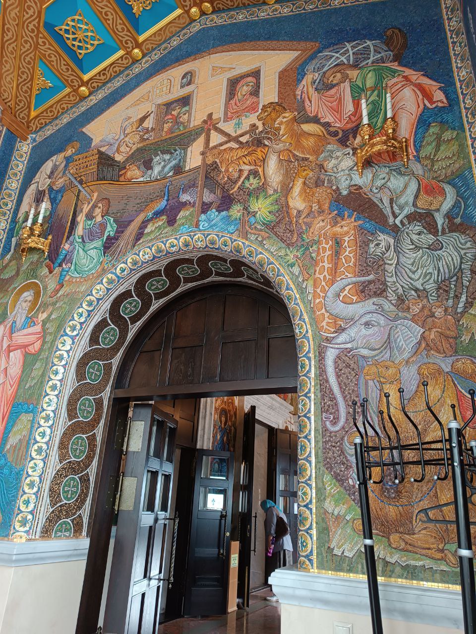 Преподаватели и студенты Пензенской духовной семинарии посетили Дивеево   