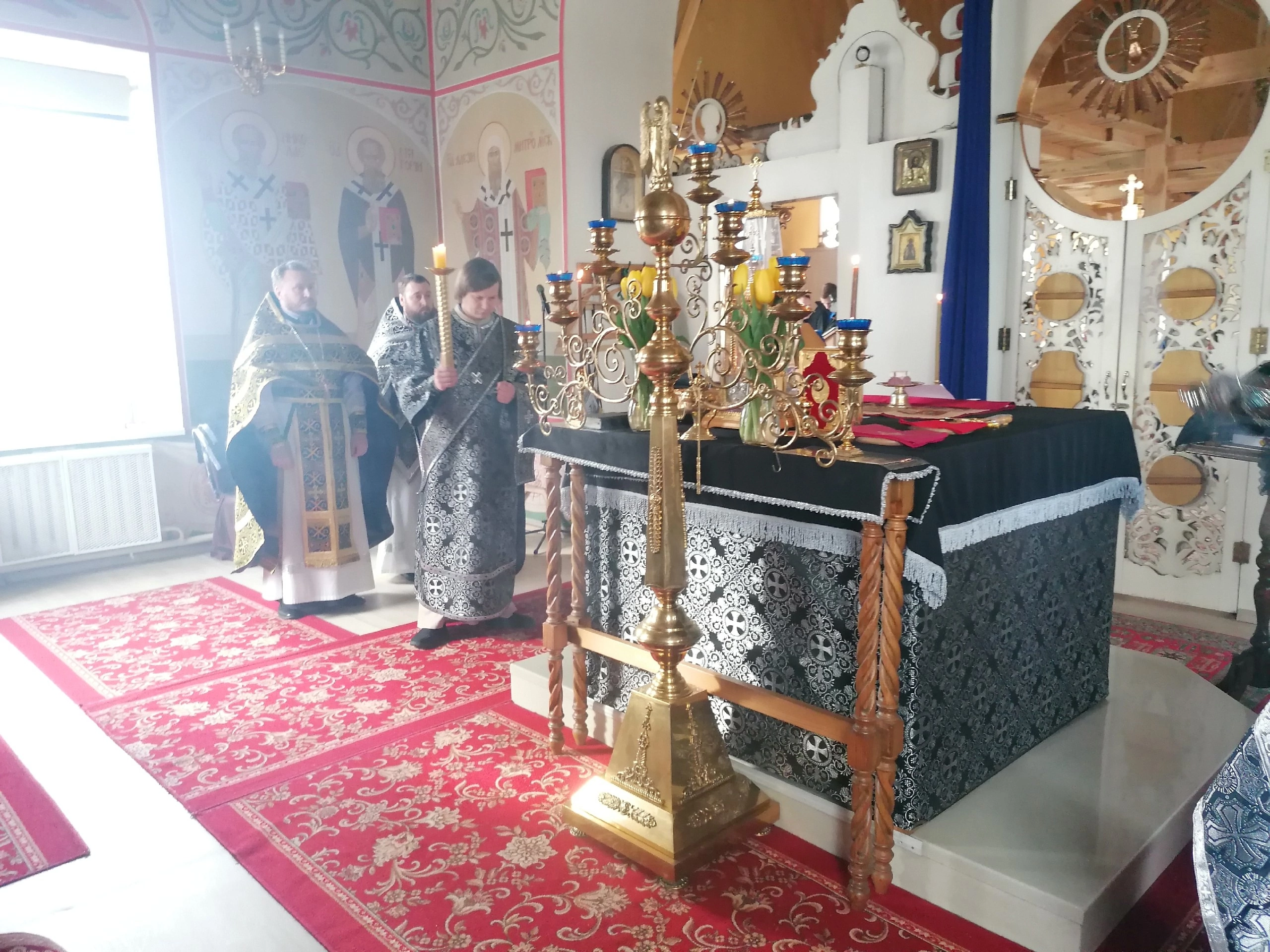 Протоиерей Александр Филиппов совершил Божественную Литургию Преждеосвященных Даров