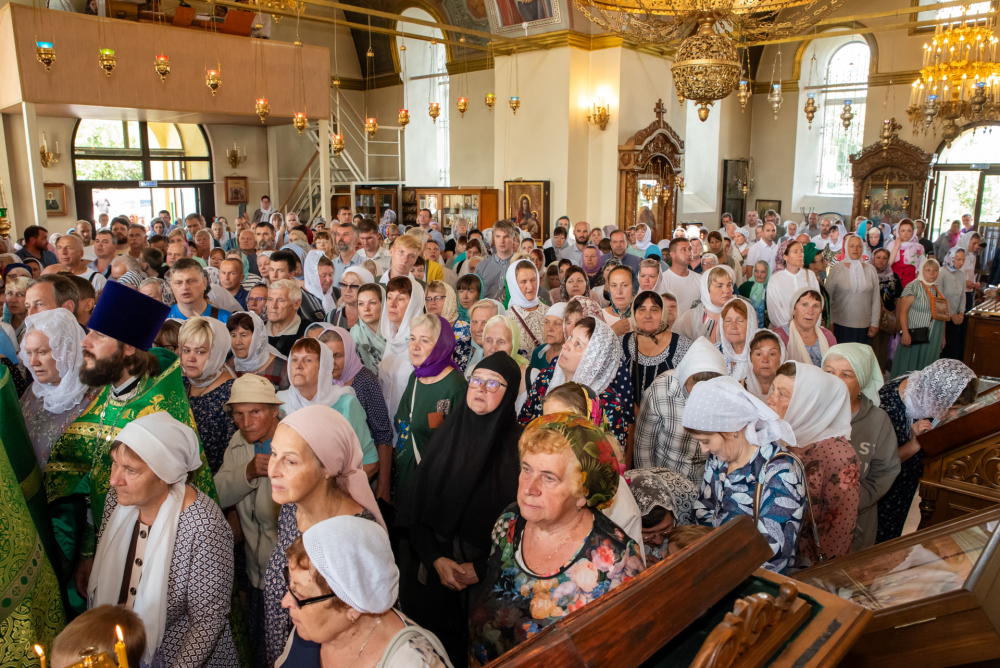 В день памяти Иоанна Оленевского протоиерей Александр Филиппов сослужил митрополиту Серафиму за  литургией в селе Соловцовка