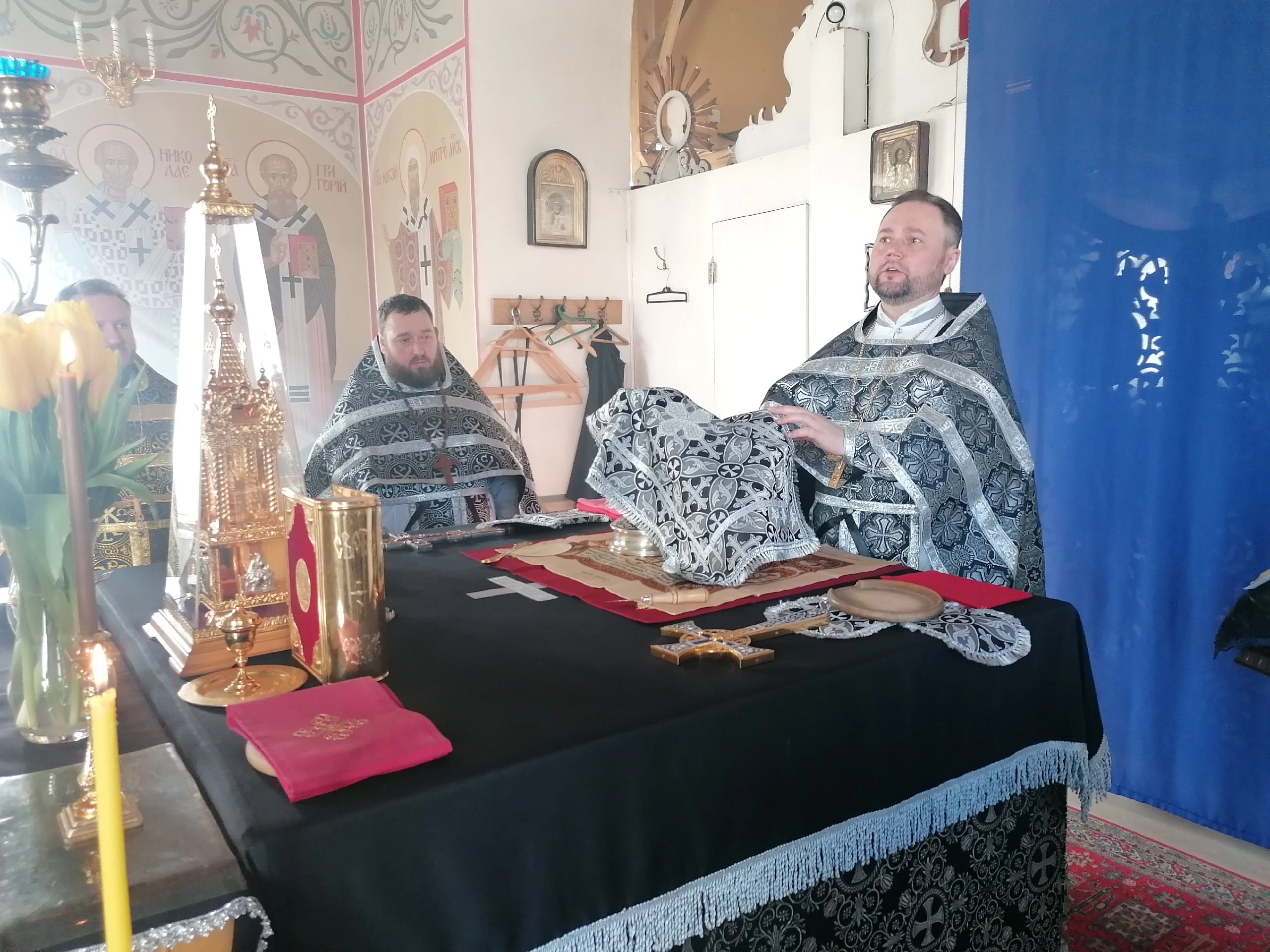 Протоиерей Александр Филиппов совершил Божественную Литургию Преждеосвященных Даров